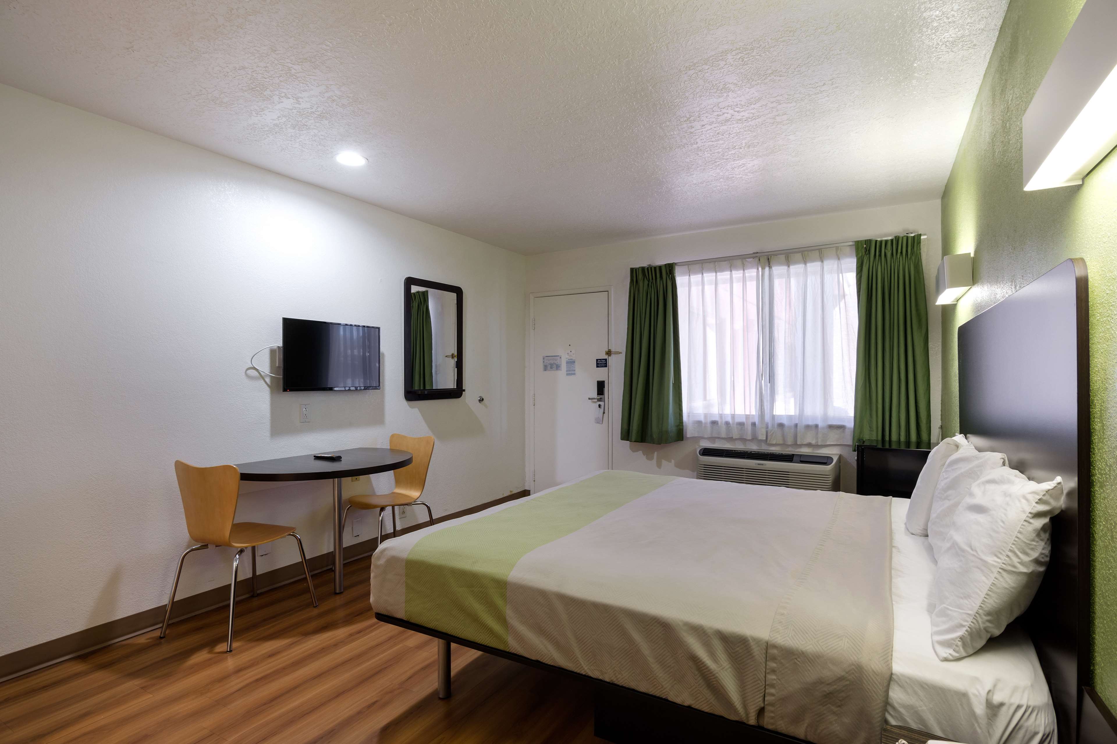 Motel 6 Santa Fe Plaza - Downtown #4573