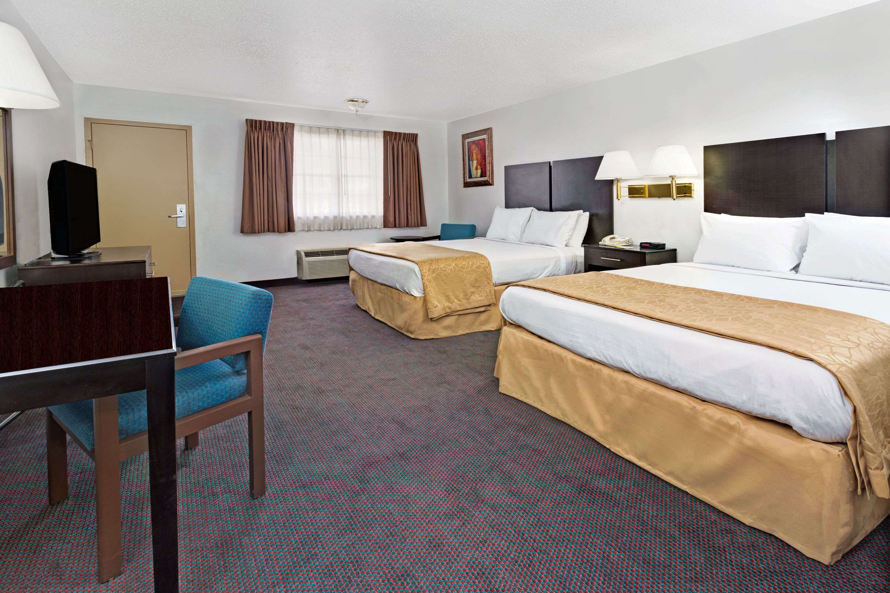 Days Inn & Suites by Wyndham Santa Rosa