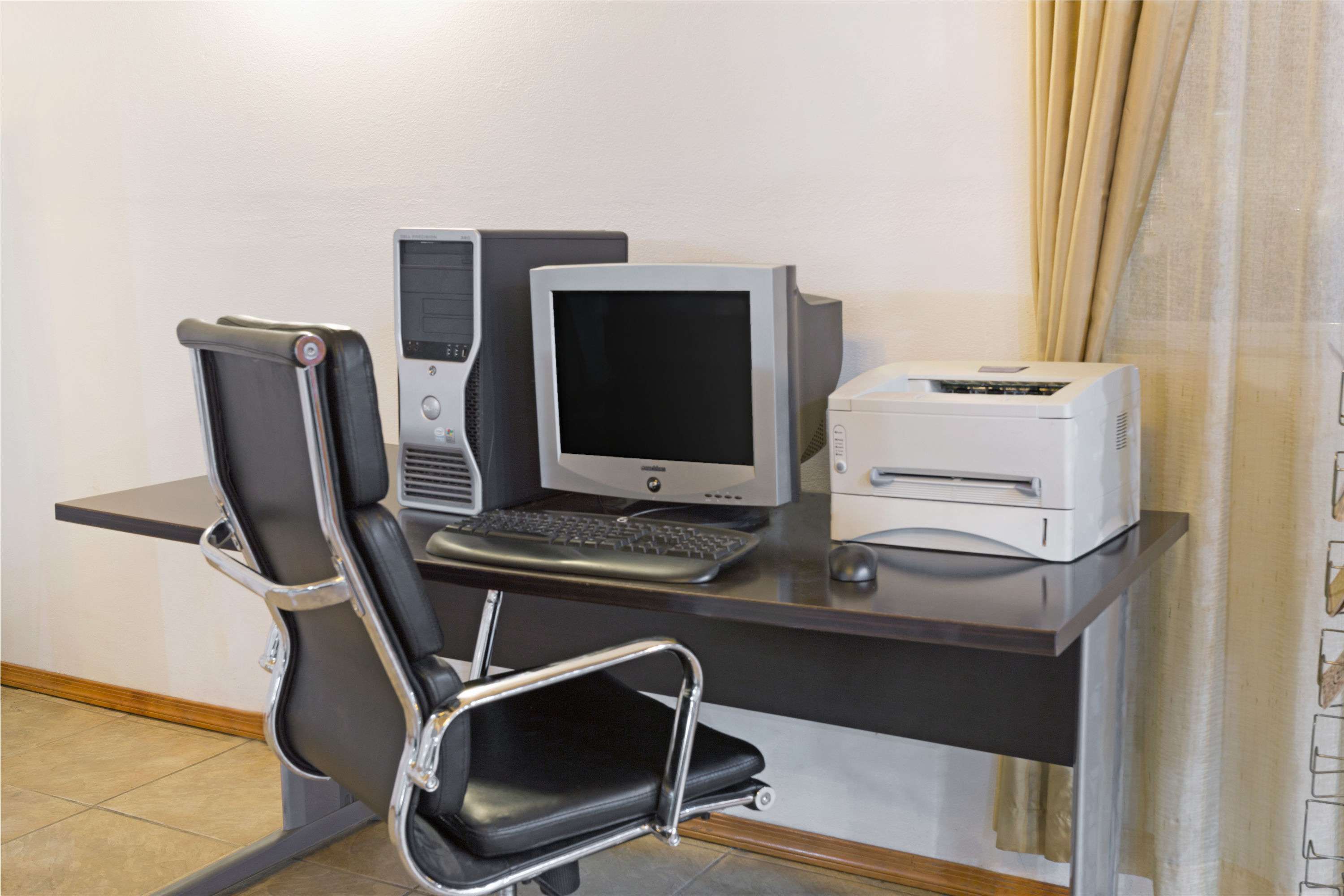 Days Inn & Suites by Wyndham Santa Rosa