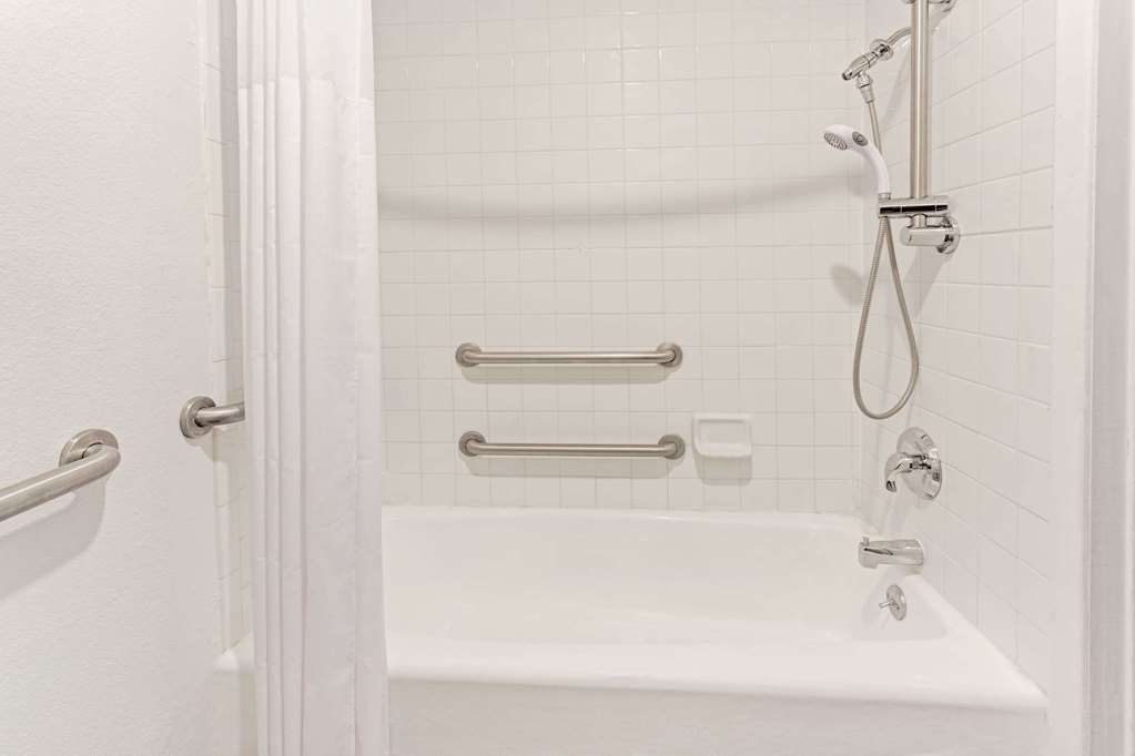 Days Inn & Suites by Wyndham Santa Rosa
