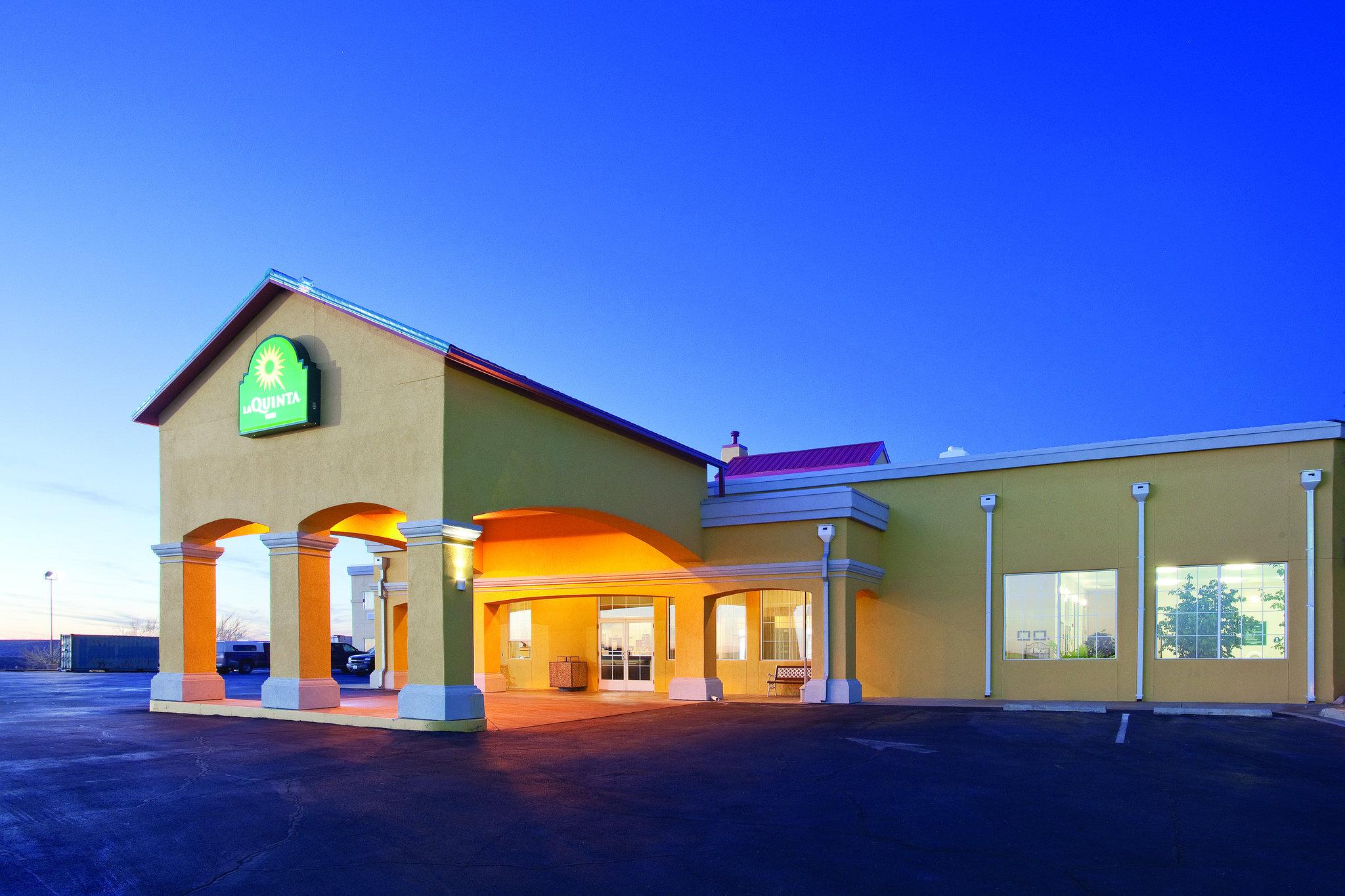 Days Inn & Suites by Wyndham Santa Rosa
