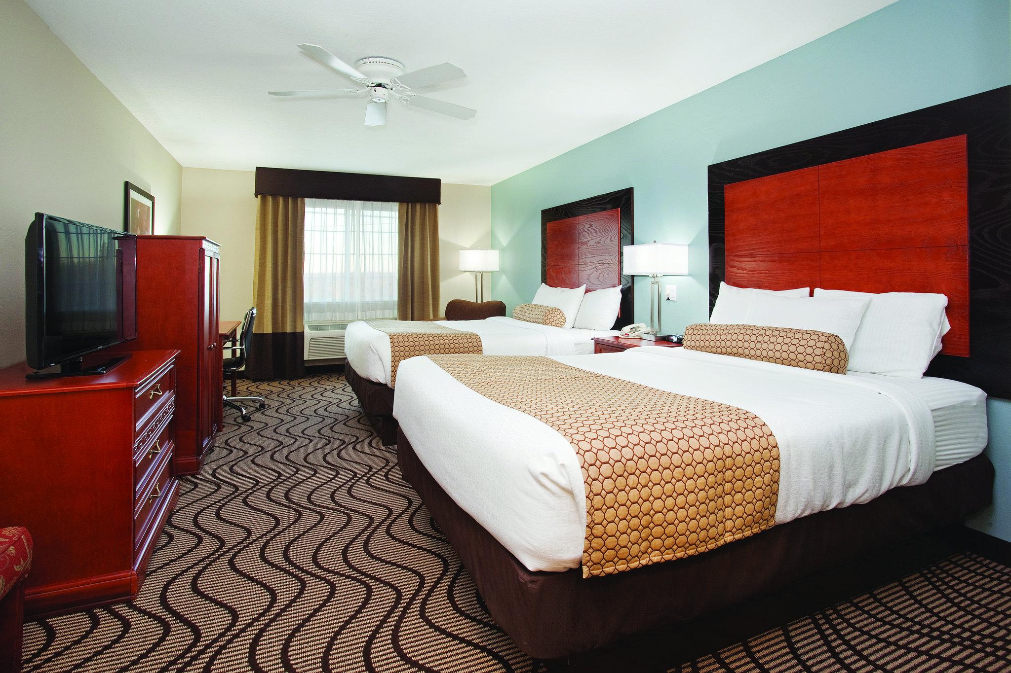 Days Inn & Suites by Wyndham Santa Rosa