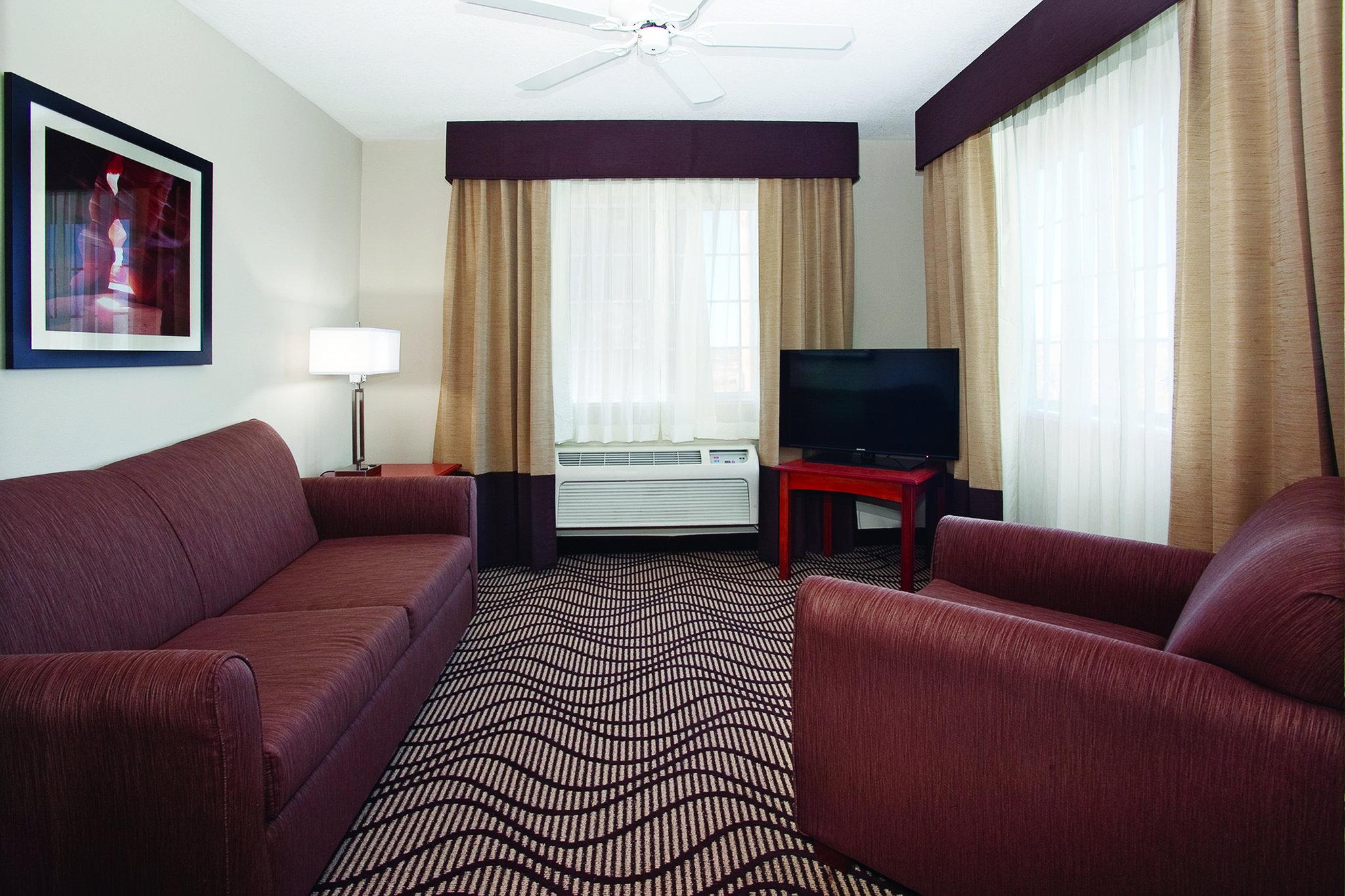 Days Inn & Suites by Wyndham Santa Rosa
