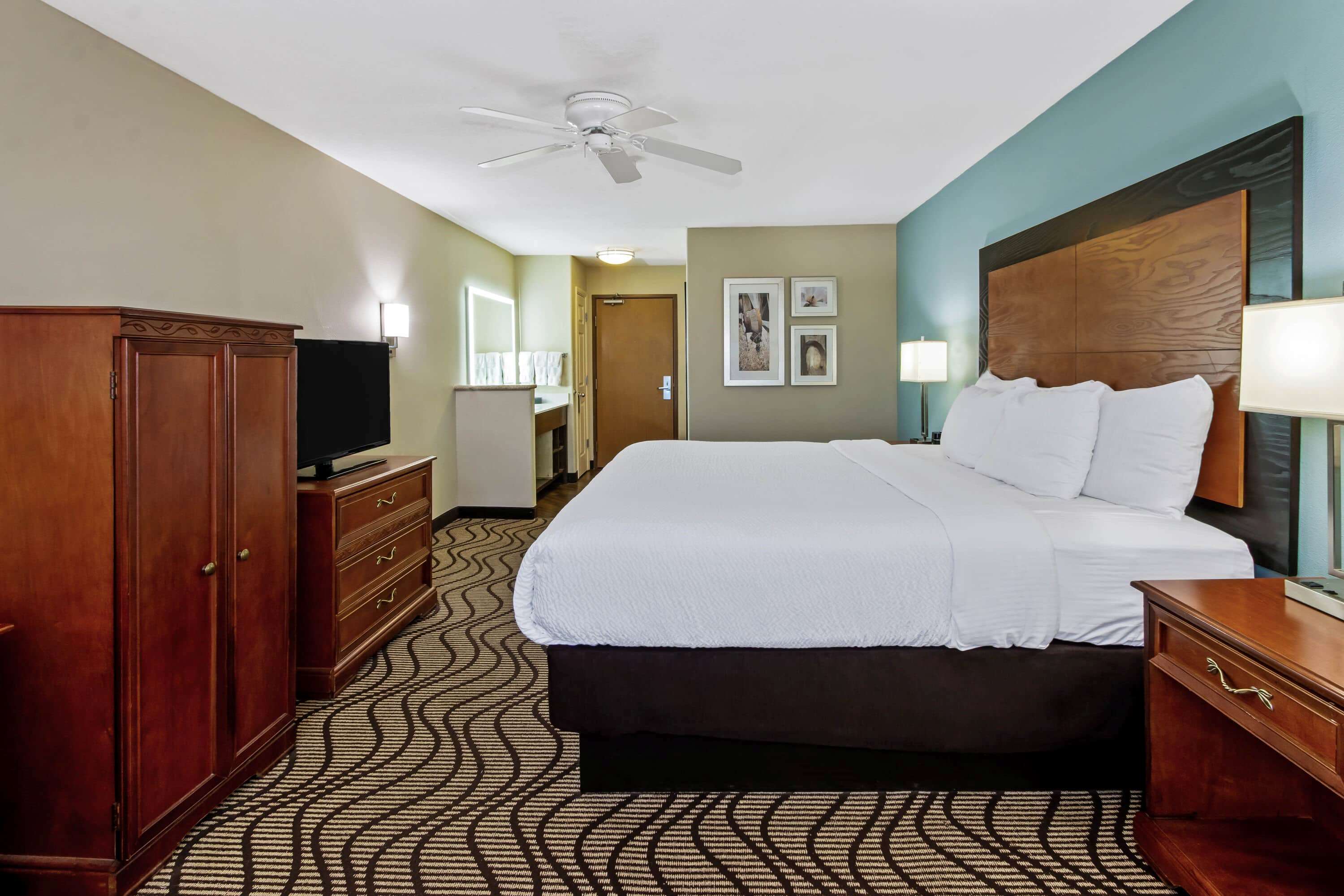 La Quinta Inn & Suites by Wyndham Santa Rosa