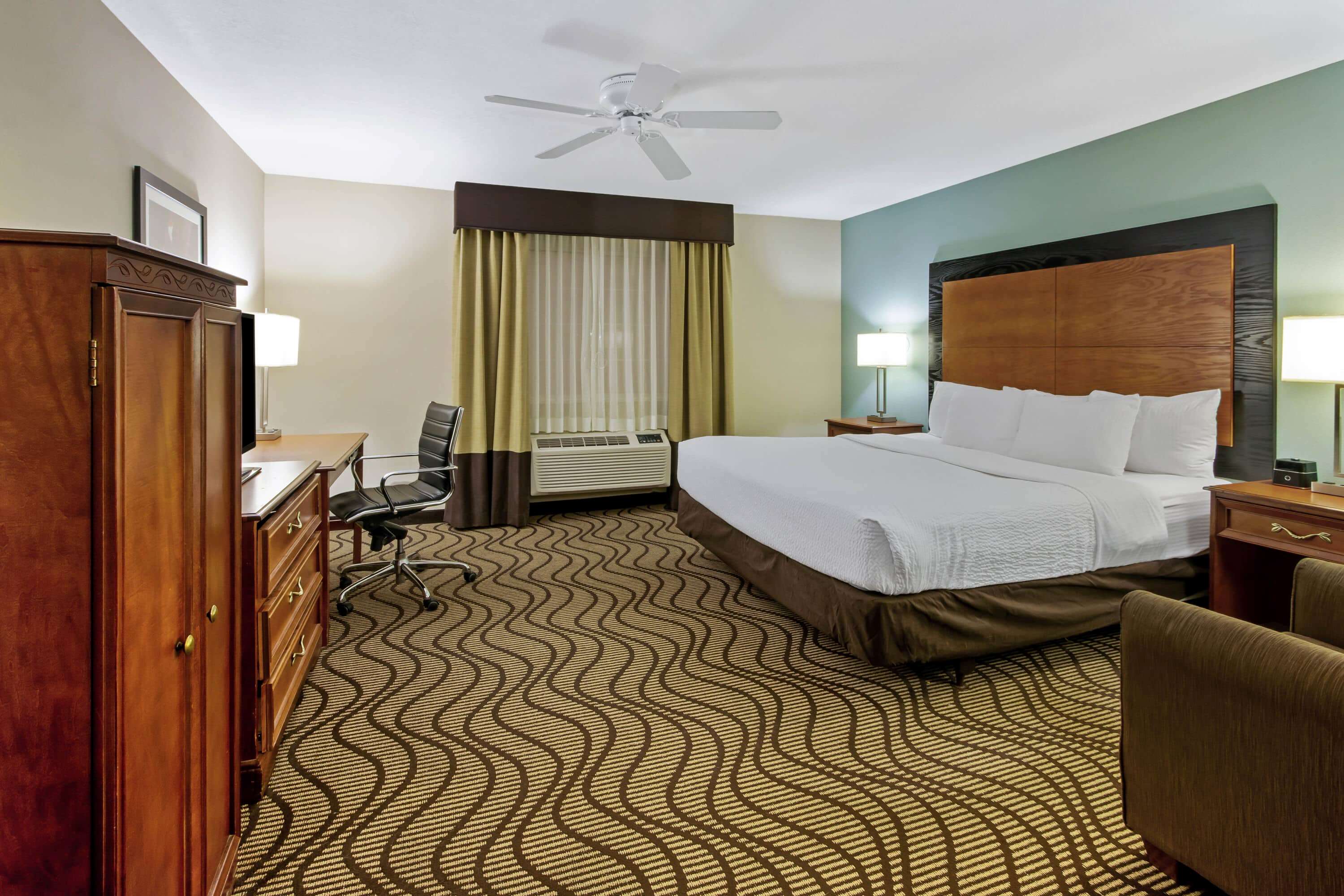La Quinta Inn & Suites by Wyndham Santa Rosa