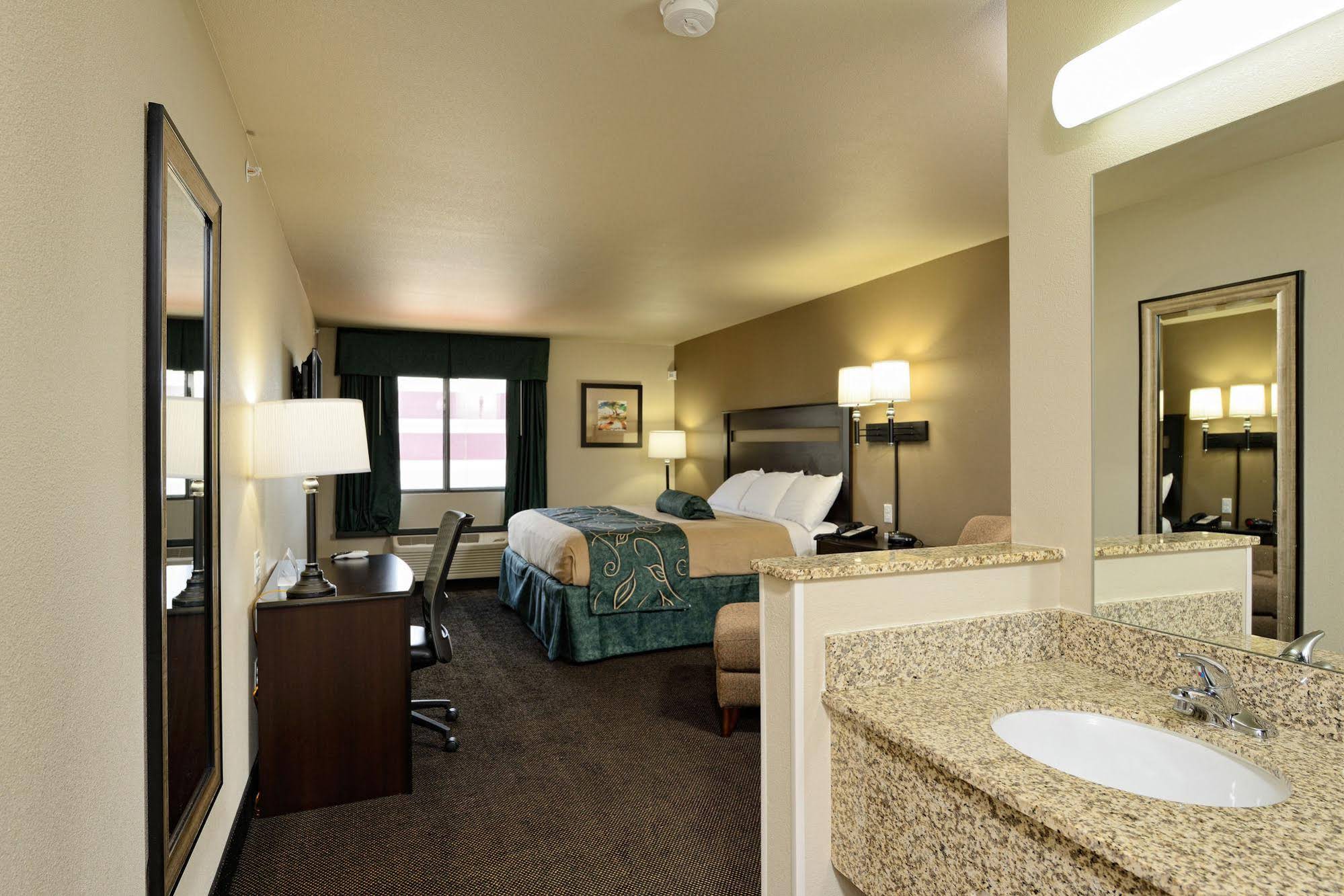 Travelodge by Wyndham Santa Teresa