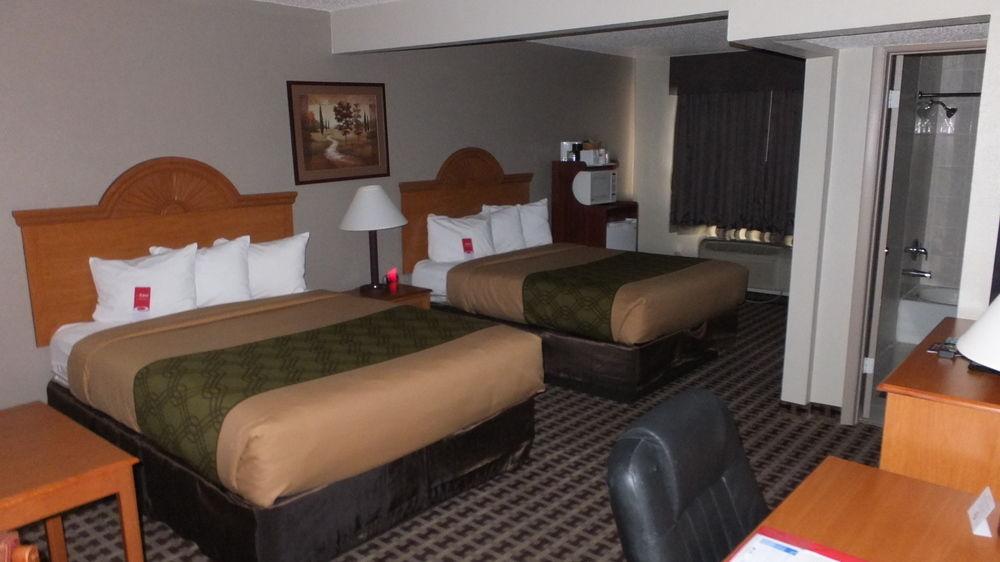 Econo Lodge Inn & Suites Socorro
