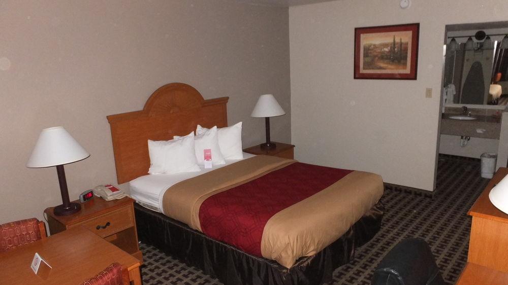 Econo Lodge Inn & Suites Socorro
