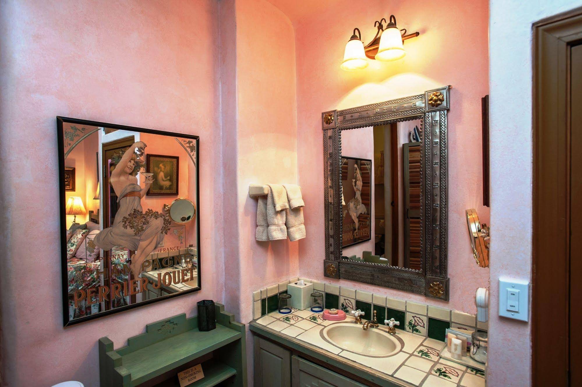 Inn on La Loma Plaza