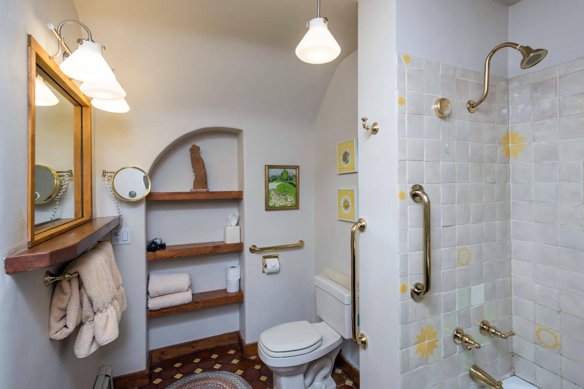 Inn on La Loma Plaza