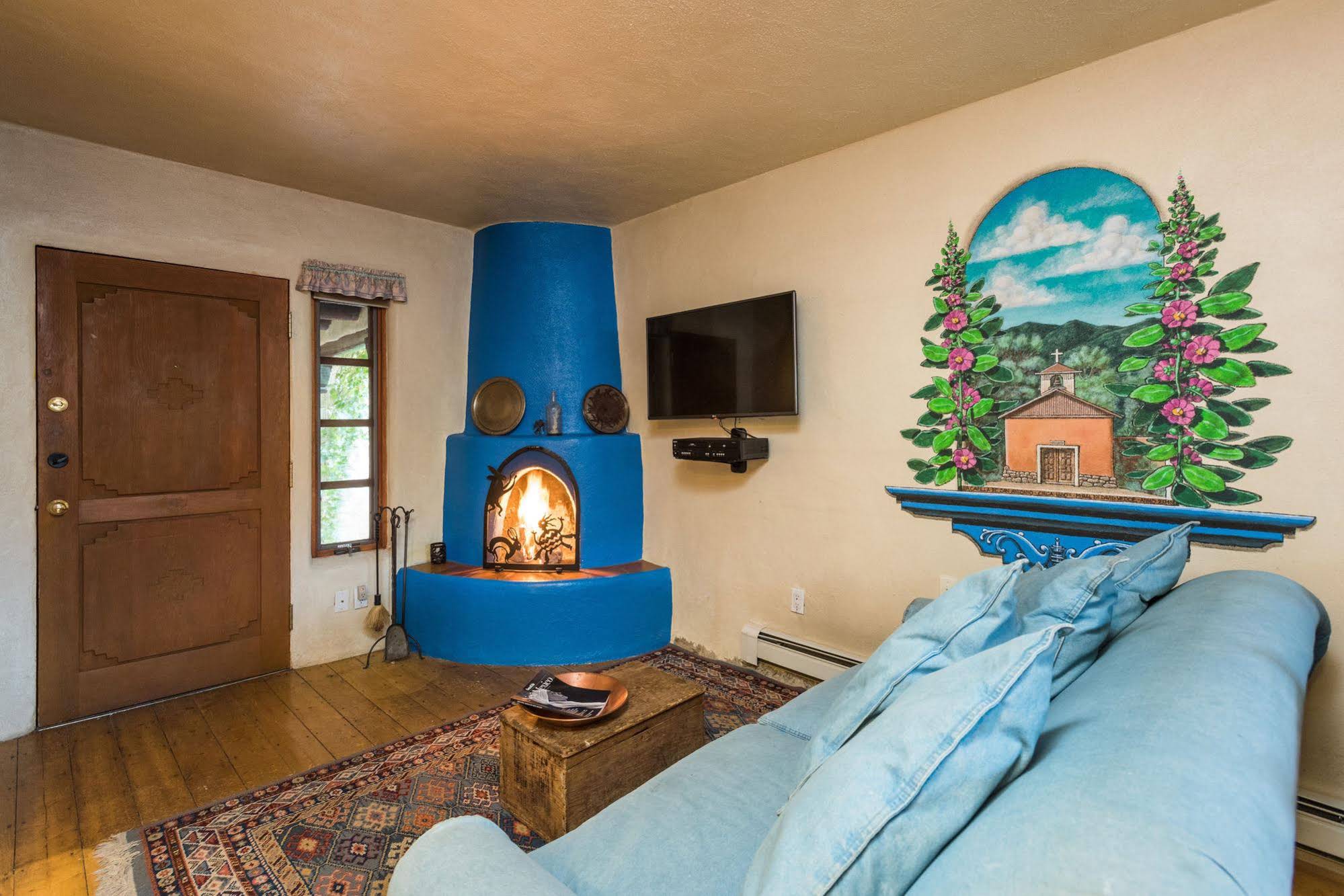 Inn on La Loma Plaza