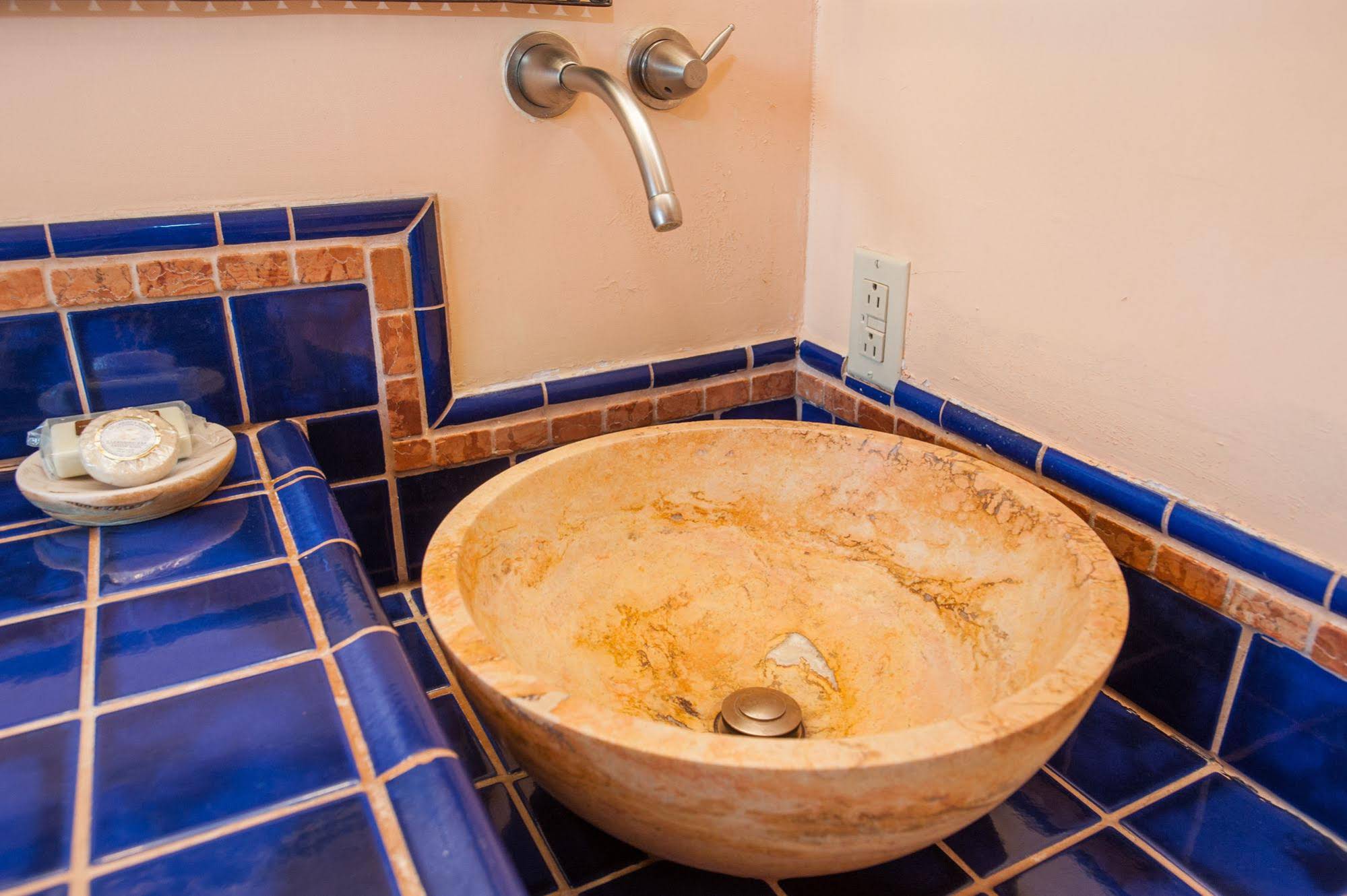 Inn on La Loma Plaza