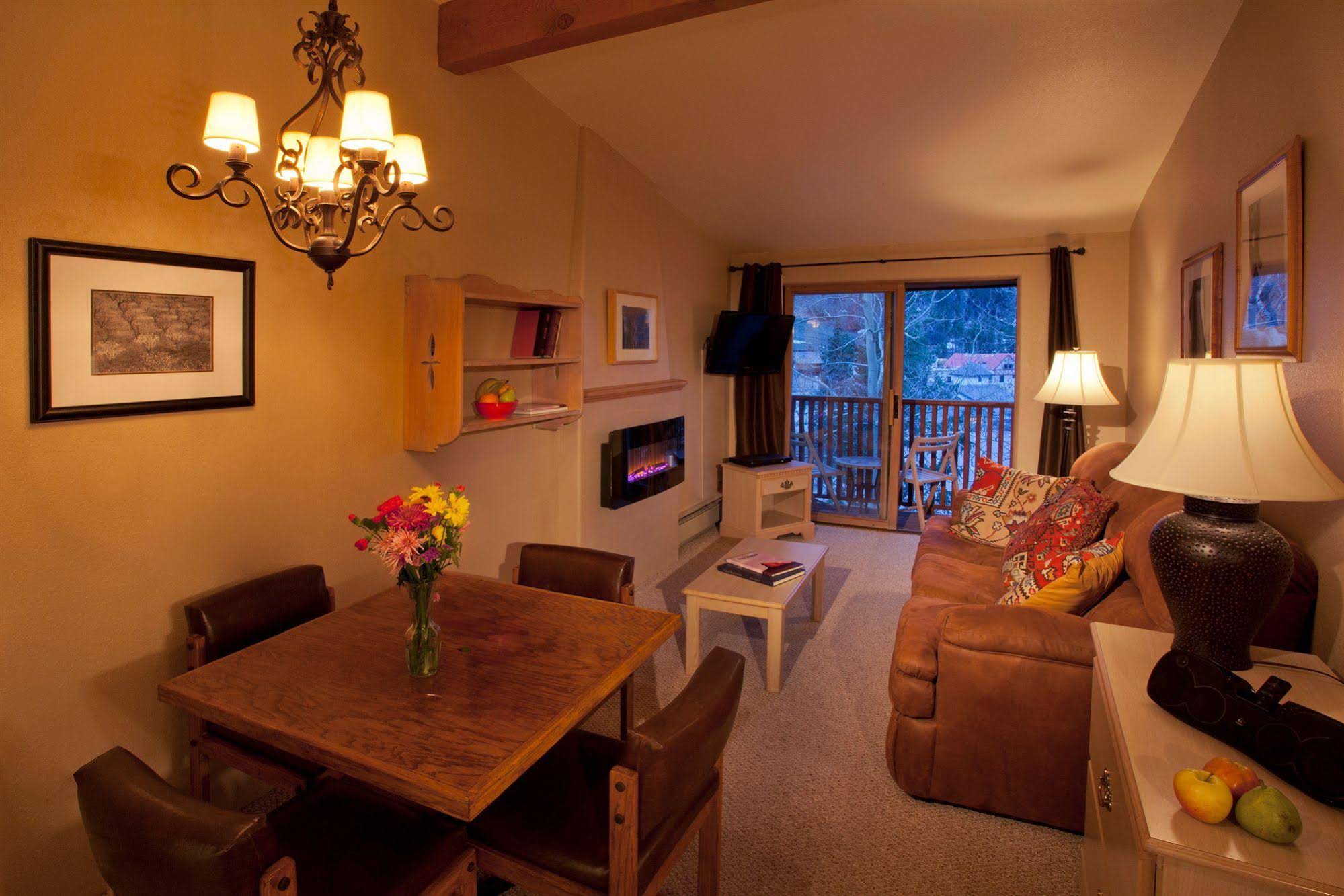 Powderhorn Suites & Condominiums