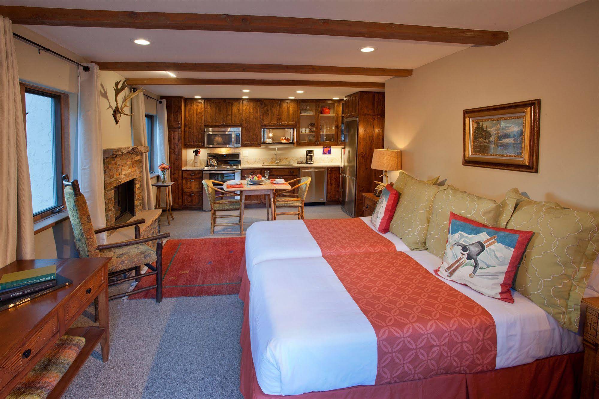 Powderhorn Suites & Condominiums