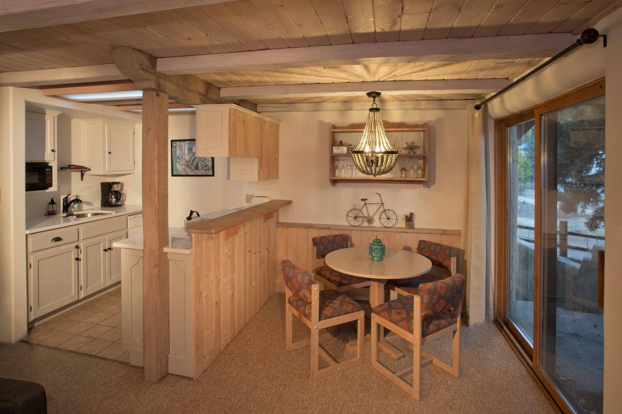 Powderhorn Suites & Condominiums