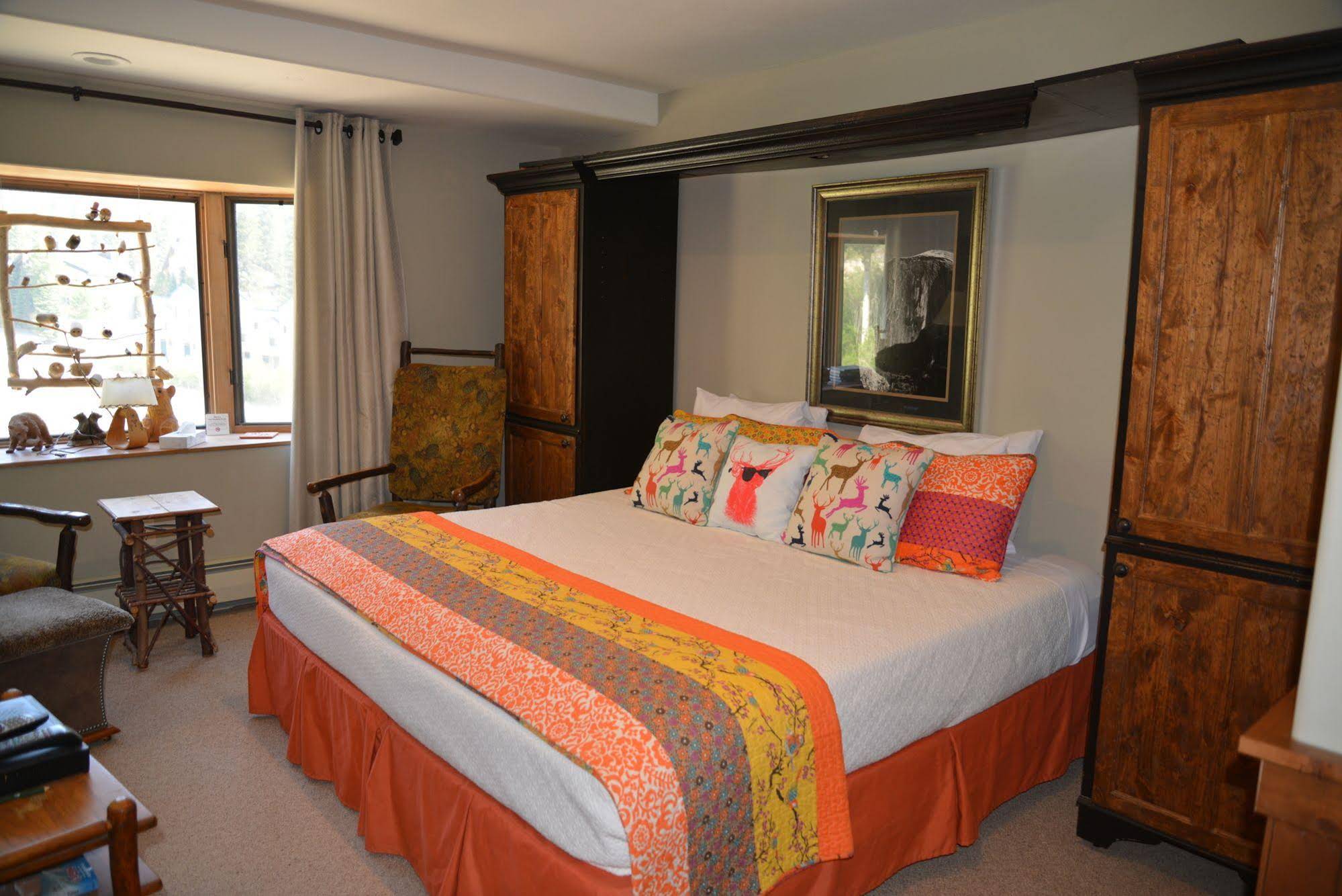 Powderhorn Suites & Condominiums