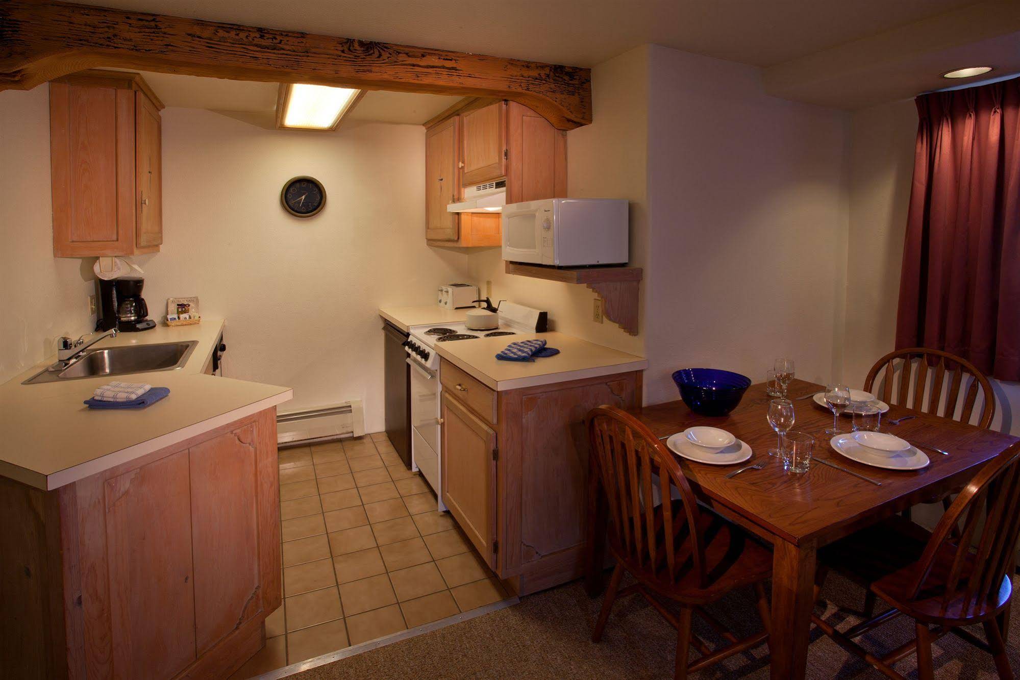 Powderhorn Suites & Condominiums