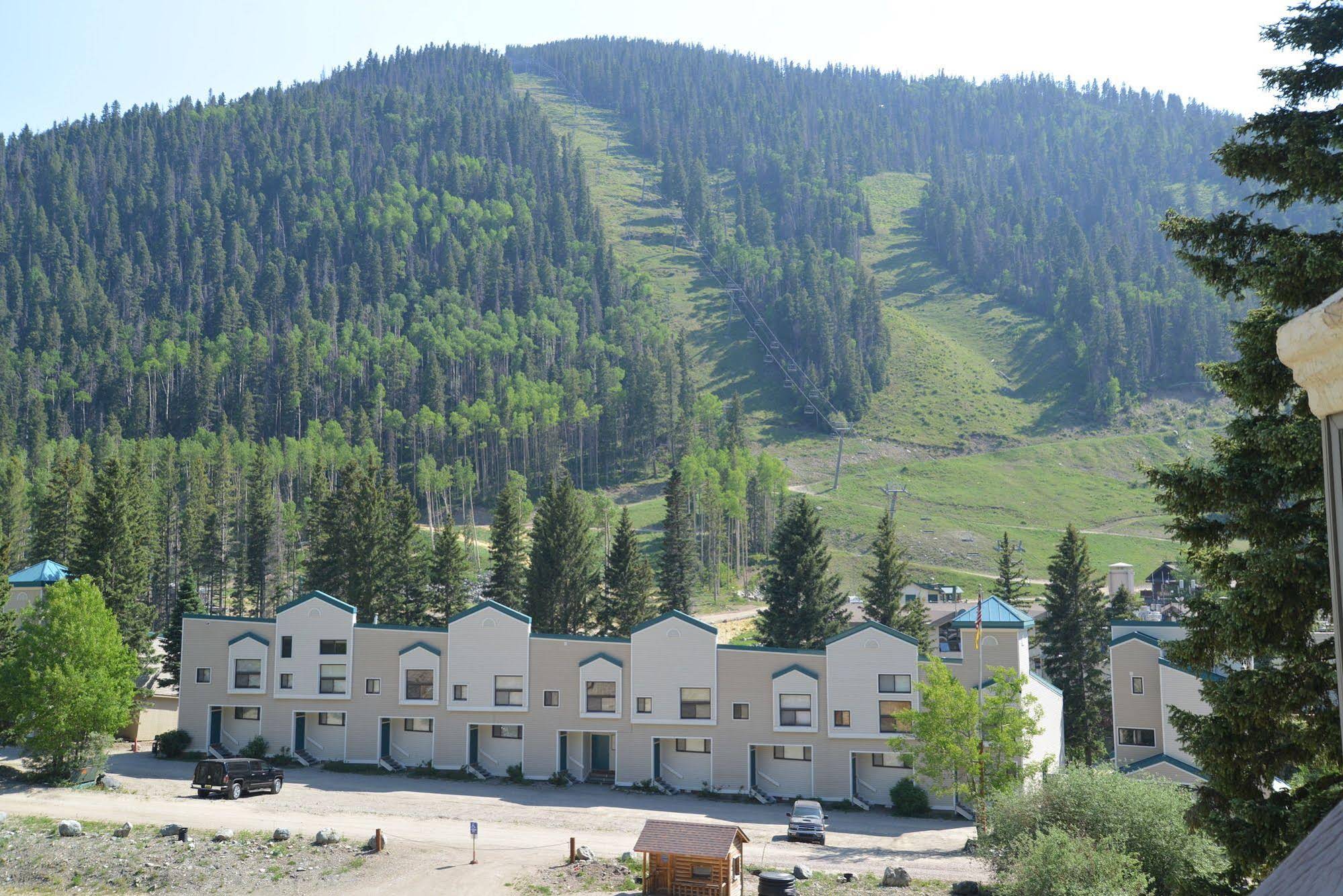 Powderhorn Suites & Condominiums