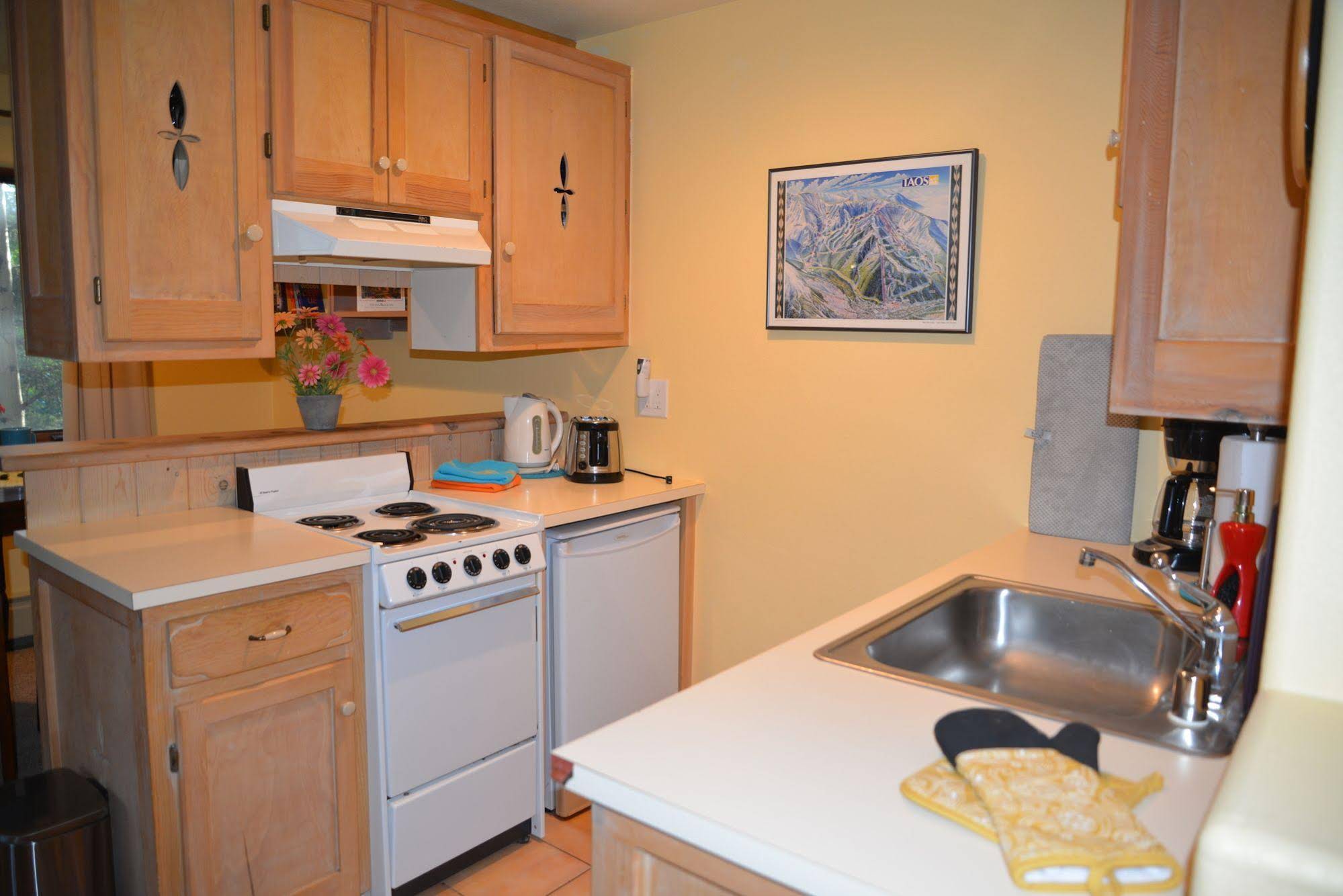 Powderhorn Suites & Condominiums