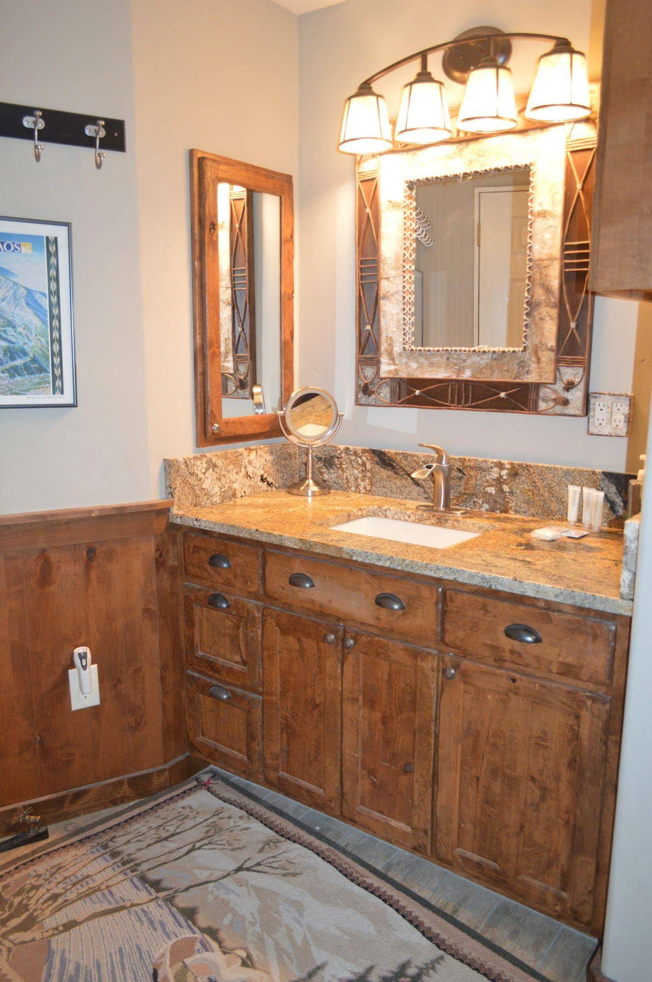 Powderhorn Suites & Condominiums