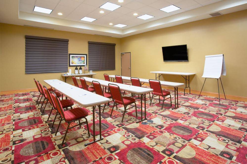Holiday Inn Express Hotel & Suites Truth