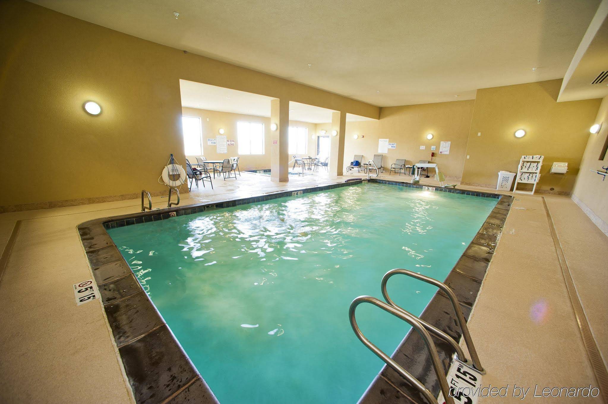 Holiday Inn Express Hotel & Suites Truth