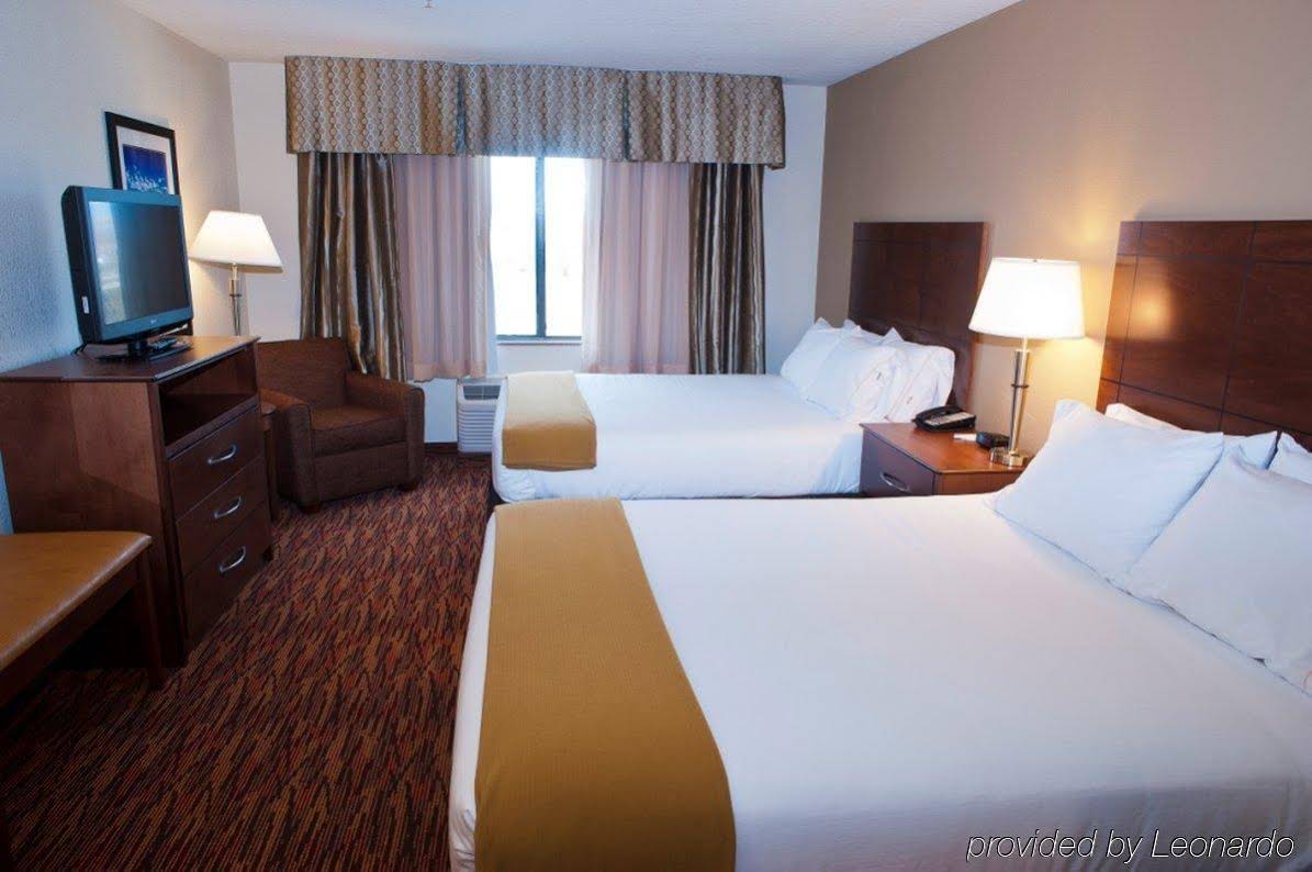 Holiday Inn Express Hotel & Suites Truth