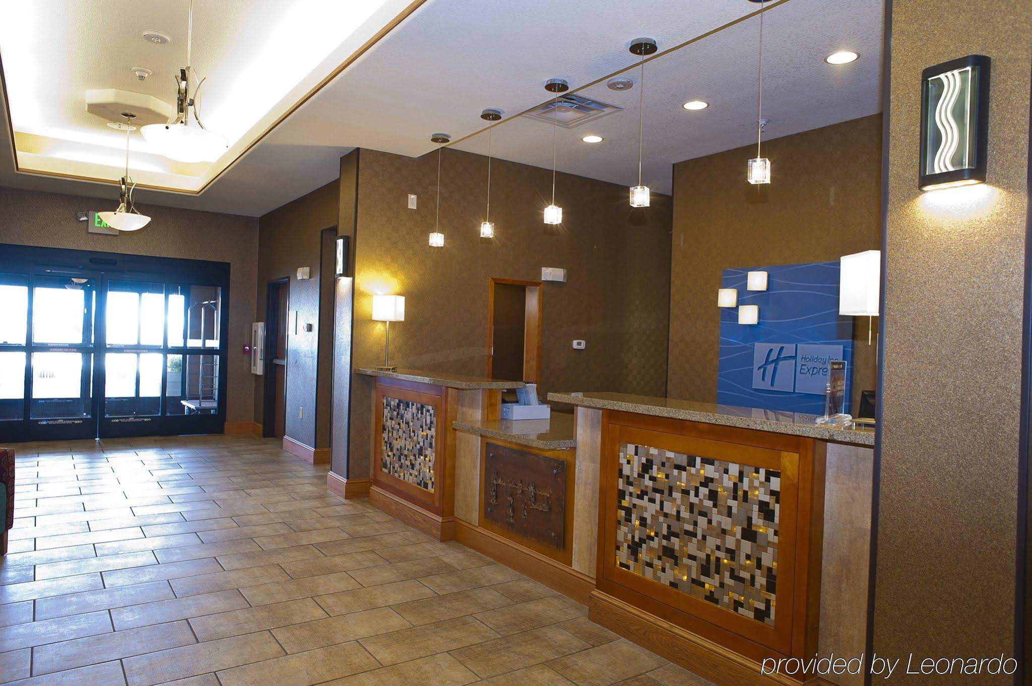 Holiday Inn Express Hotel & Suites Truth