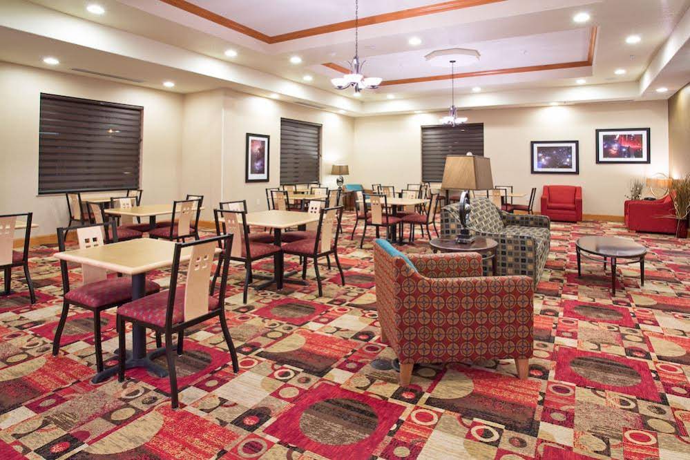 Holiday Inn Express Hotel & Suites Truth