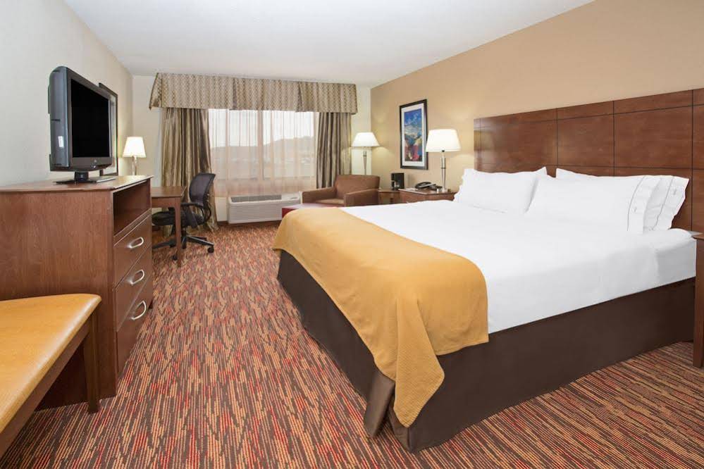 Holiday Inn Express Hotel & Suites Truth