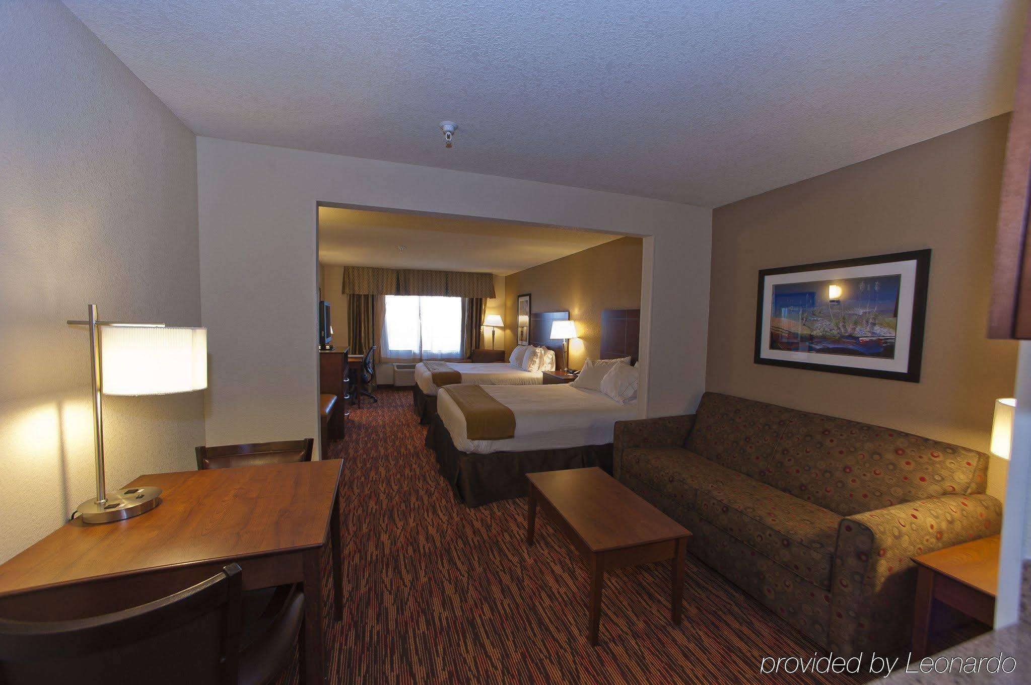 Holiday Inn Express Hotel & Suites Truth