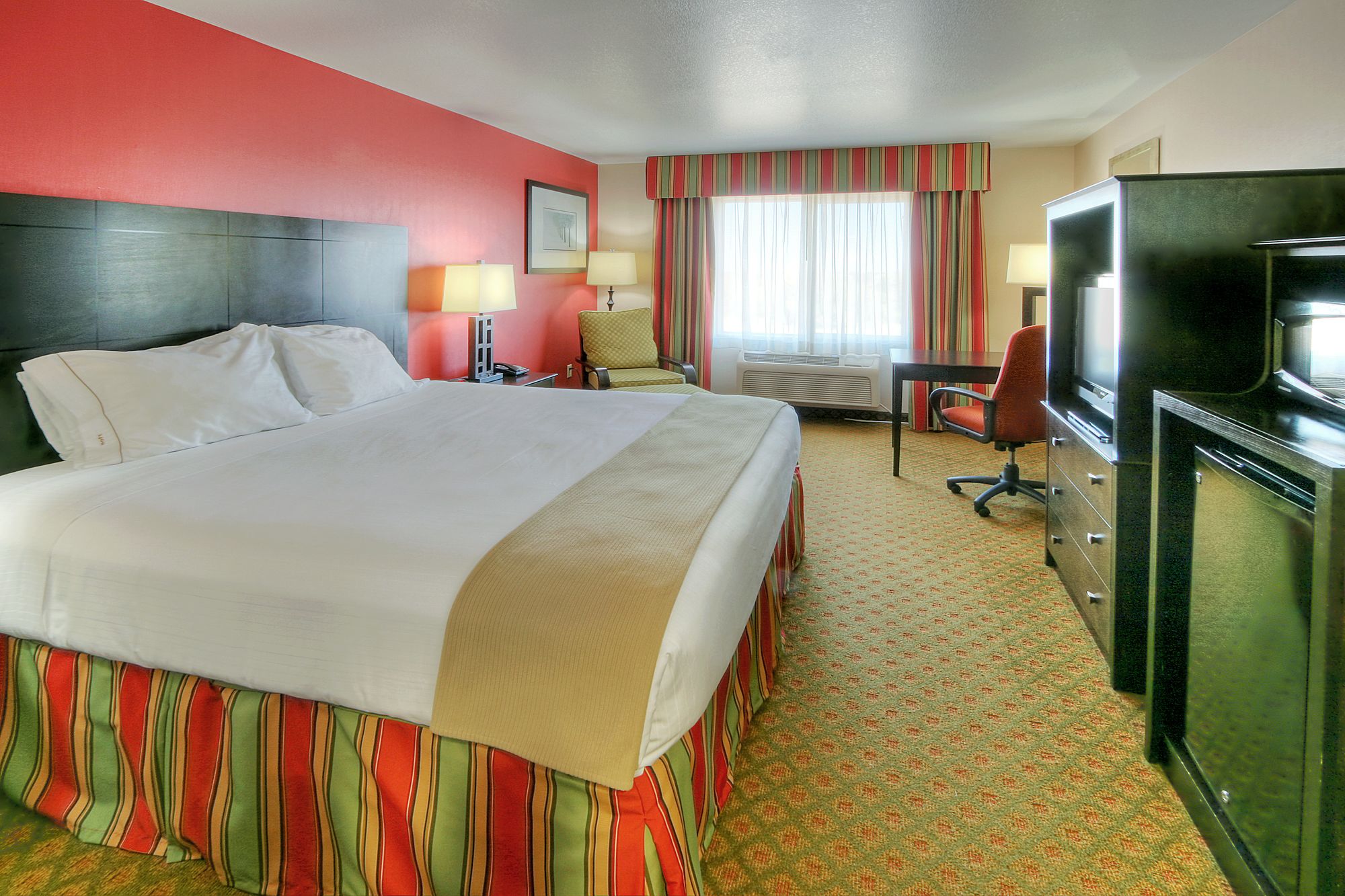 Holiday Inn Express & Suites Tucumcari