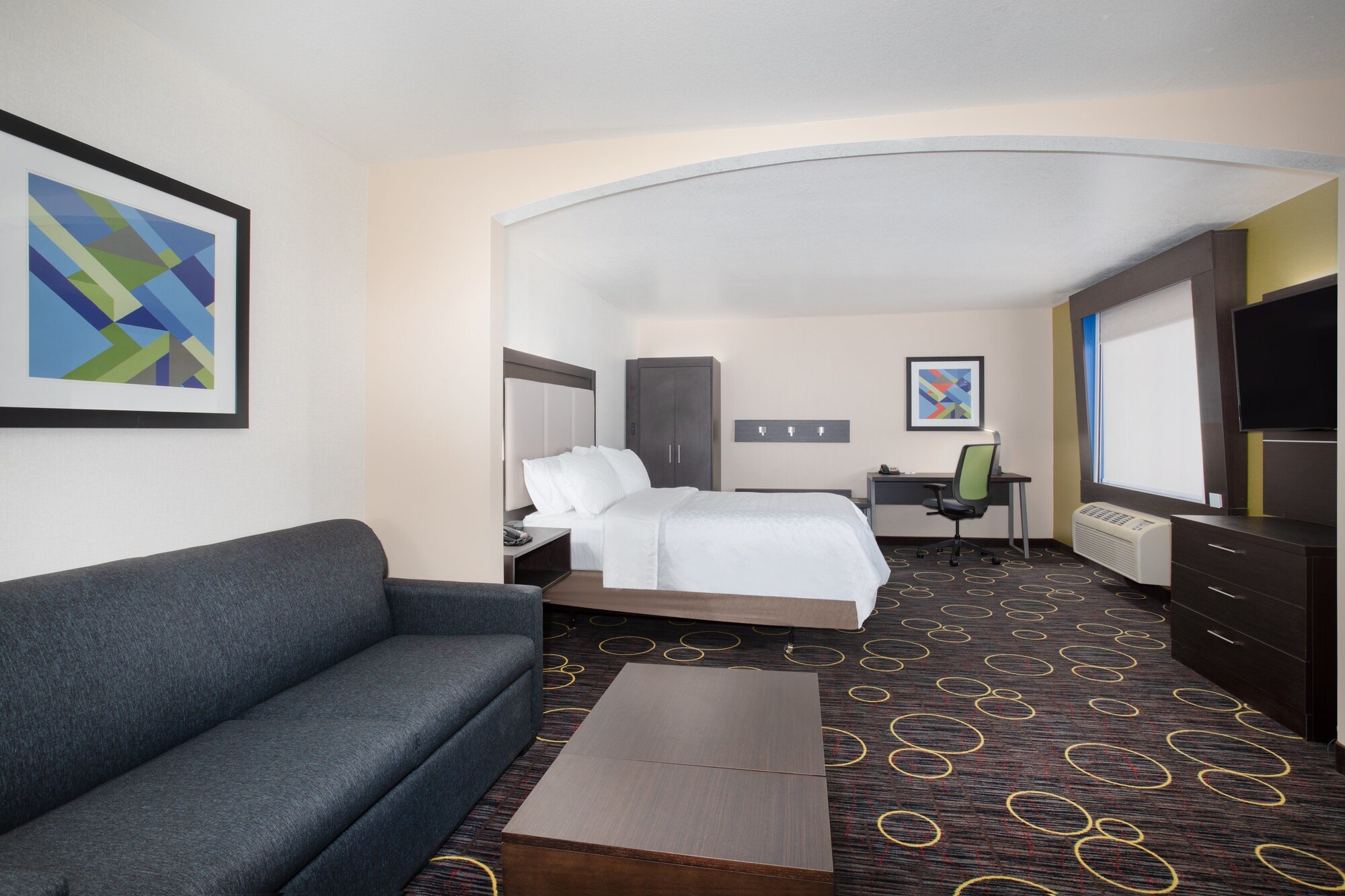 Holiday Inn Express & Suites Tucumcari