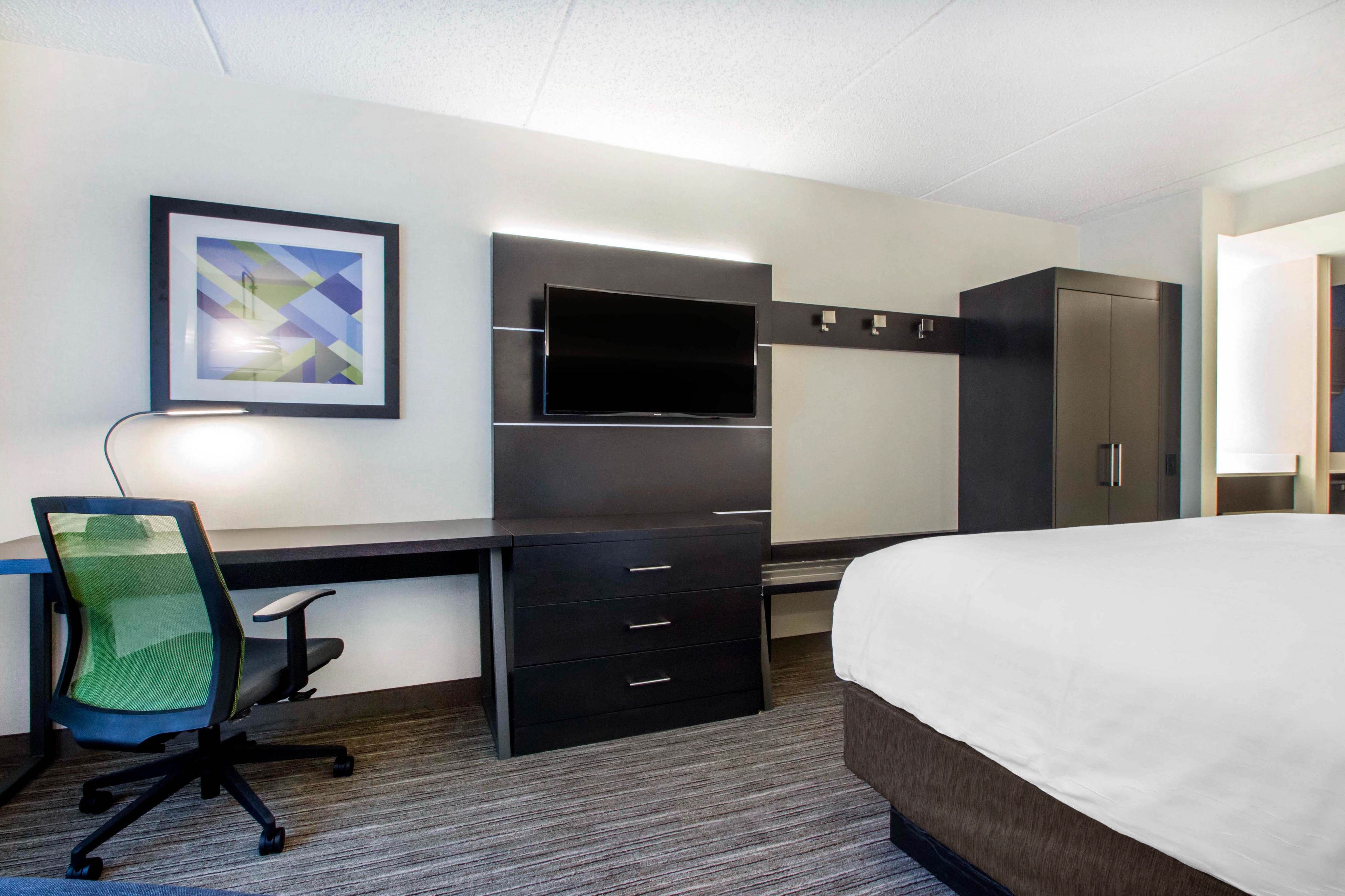 Holiday Inn Express and Suites Albany Airport Wolf Road