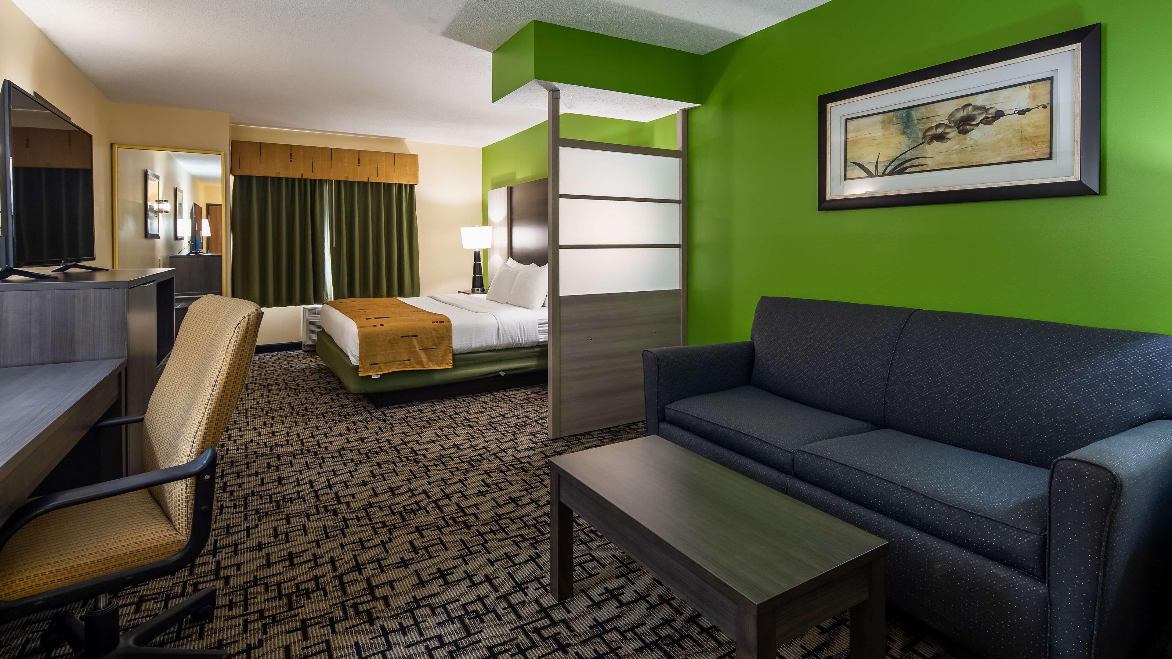 Best Western Crown Inn & Suites