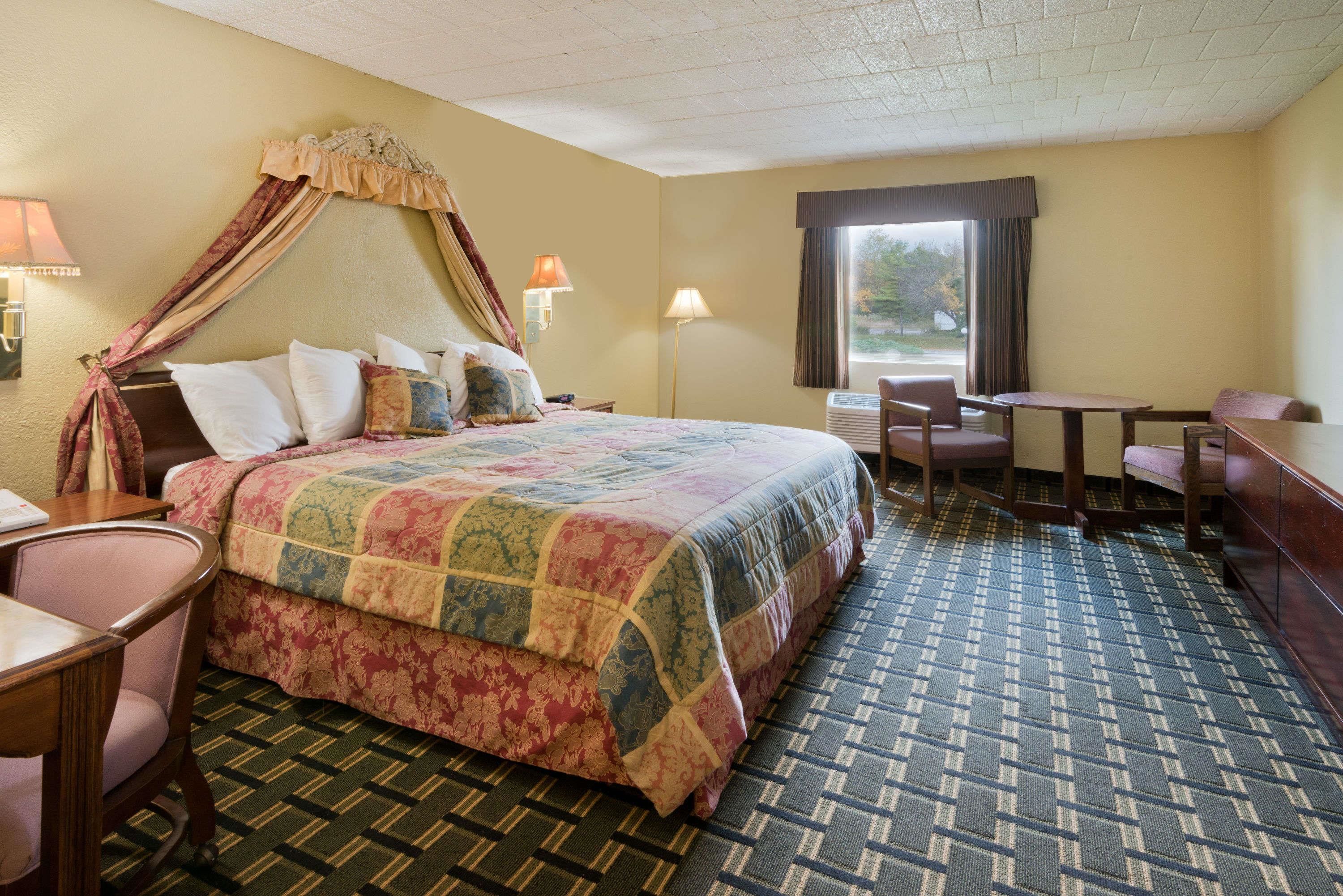 Days Inn by Wyndham Batavia Darien Lake Theme Park