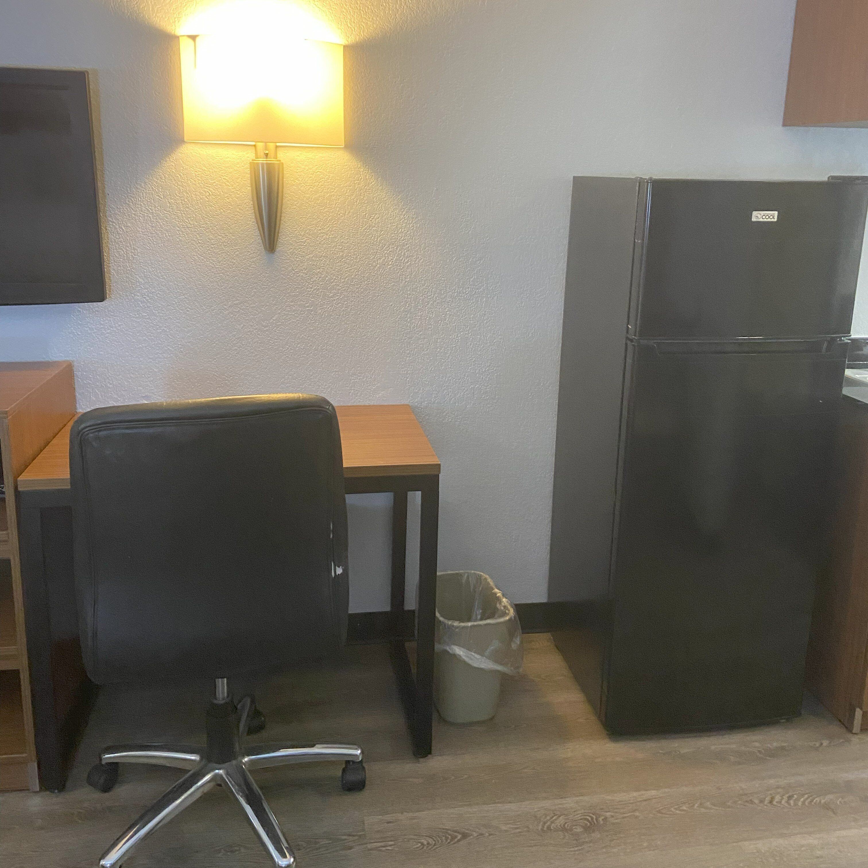 HomeTowne Studios by Red Roof Buffalo - Niagara Airport