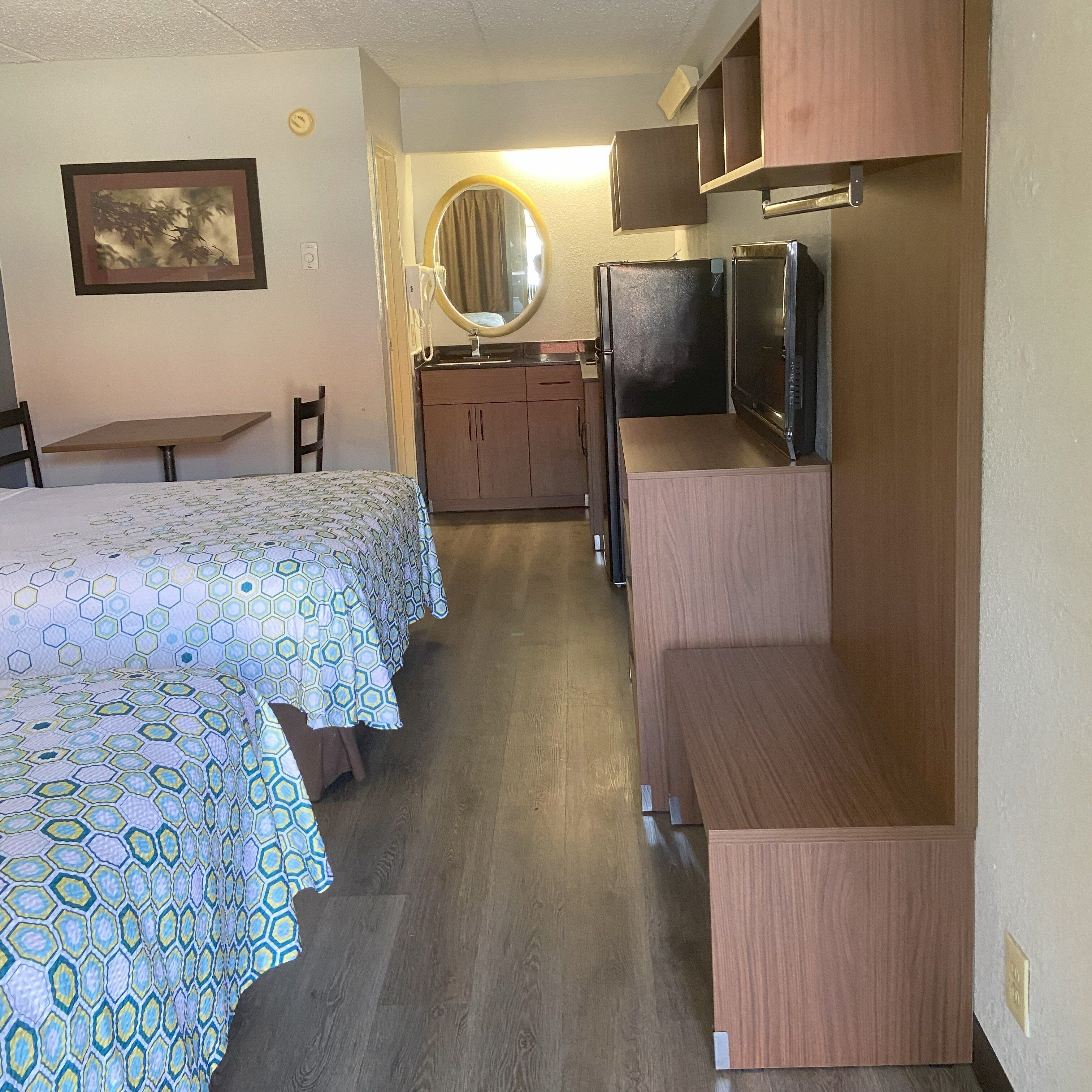 HomeTowne Studios by Red Roof Buffalo - Niagara Airport