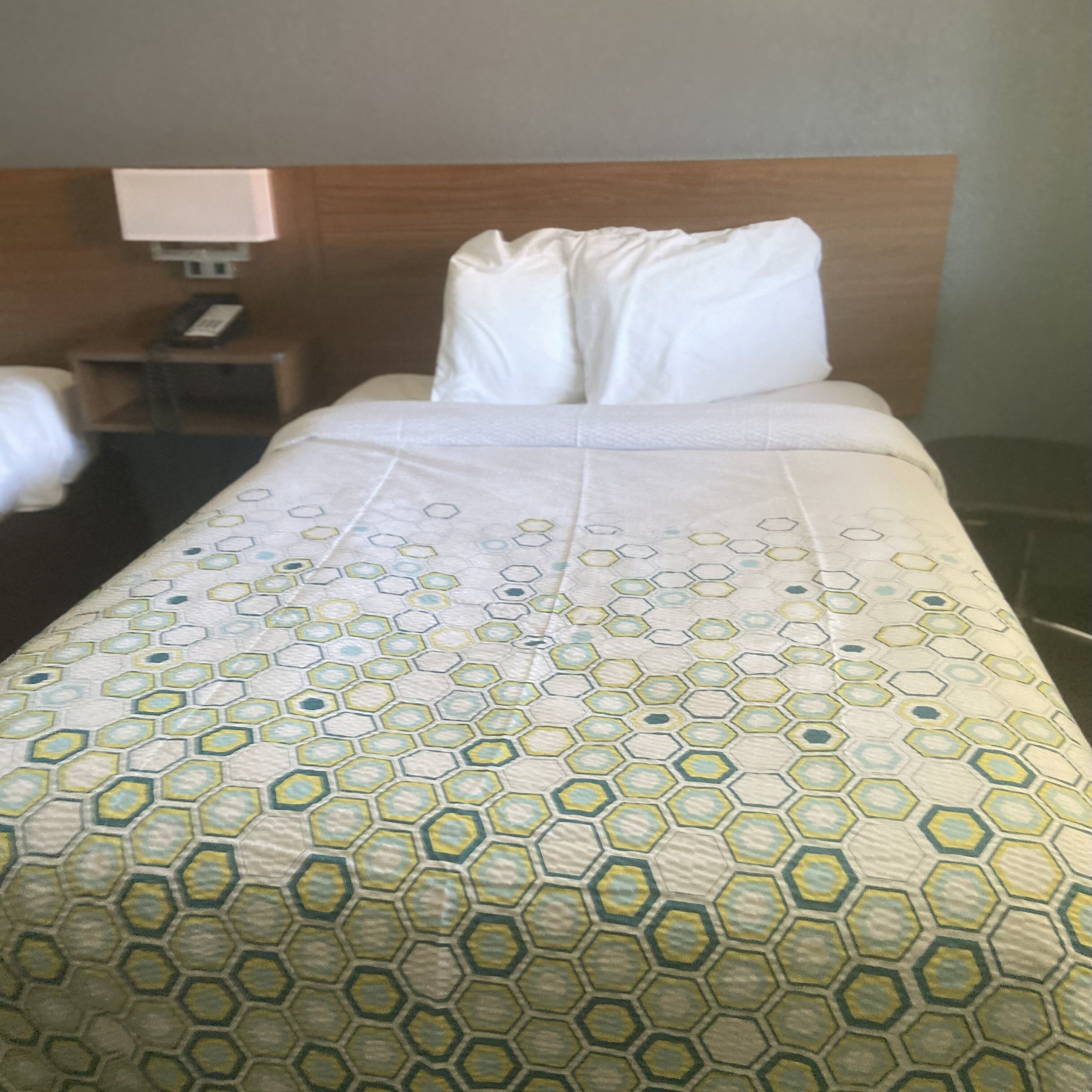 HomeTowne Studios by Red Roof Buffalo - Niagara Airport