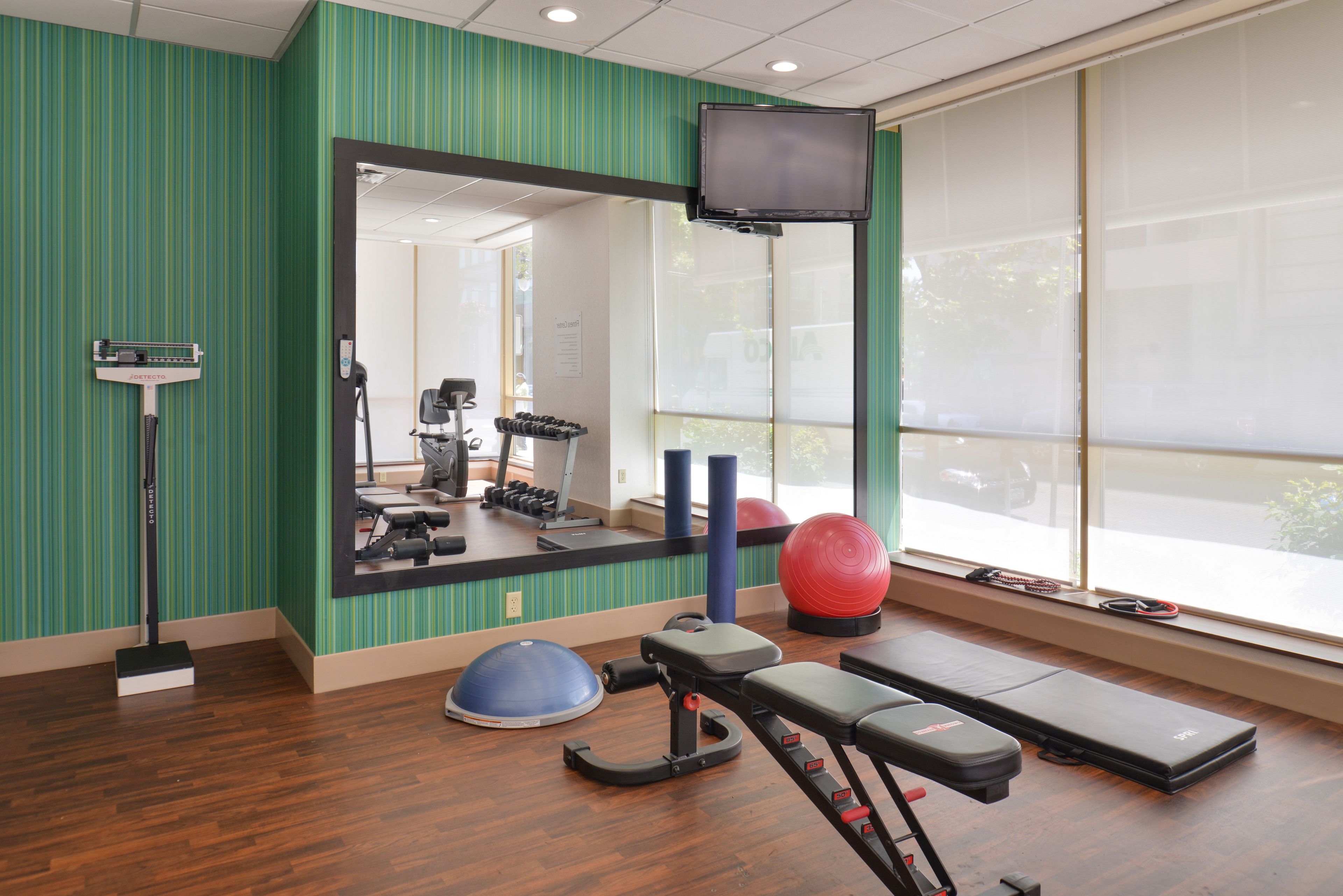 Holiday Inn Express & Suites Buffalo Downtown