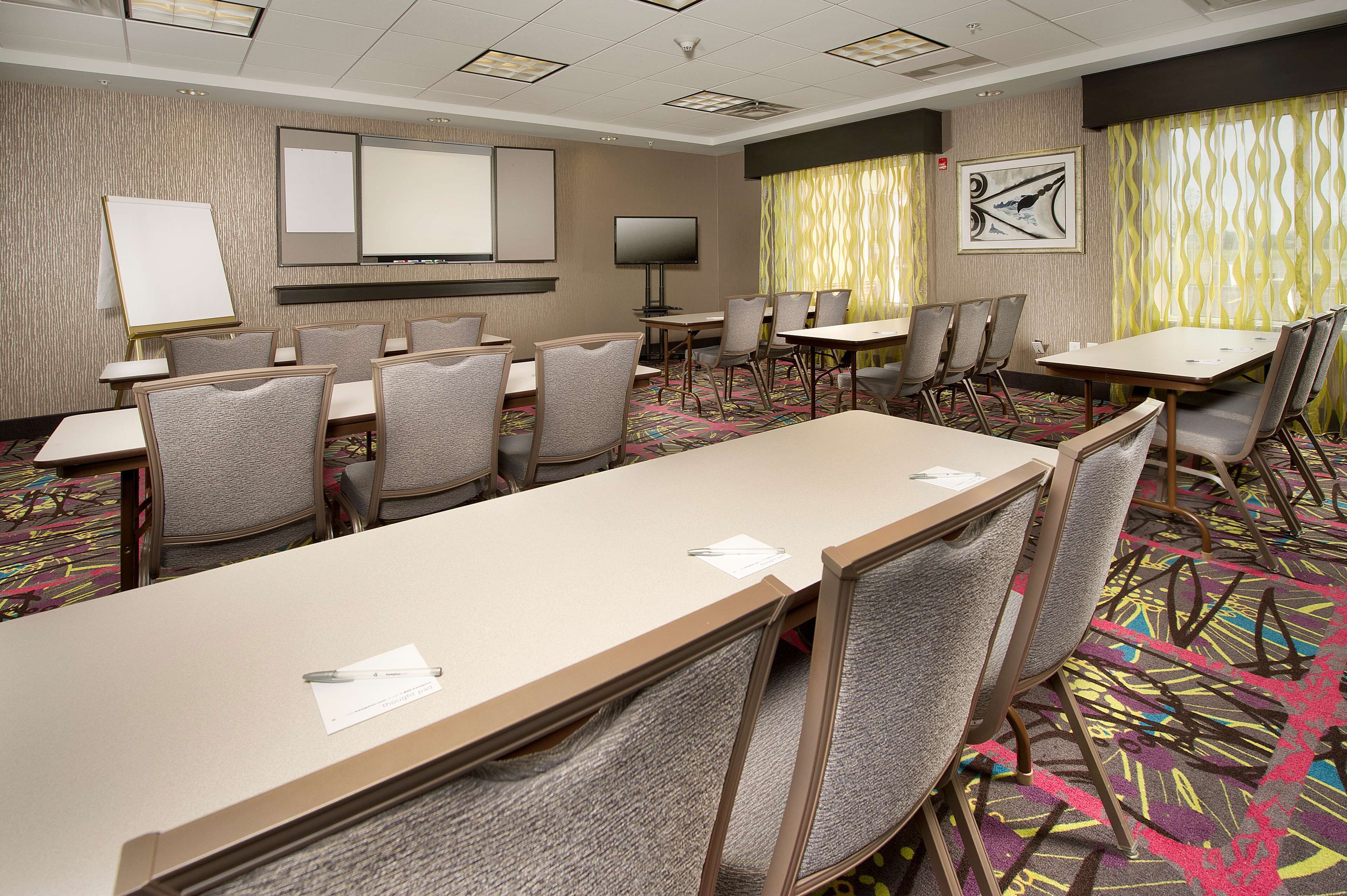 Hampton Inn & Suites Buffalo Airport