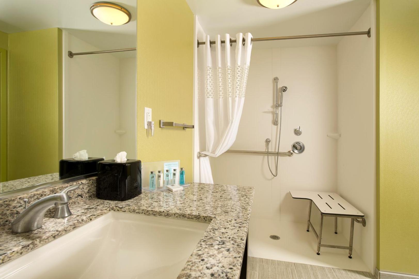 Hampton Inn & Suites Buffalo Airport