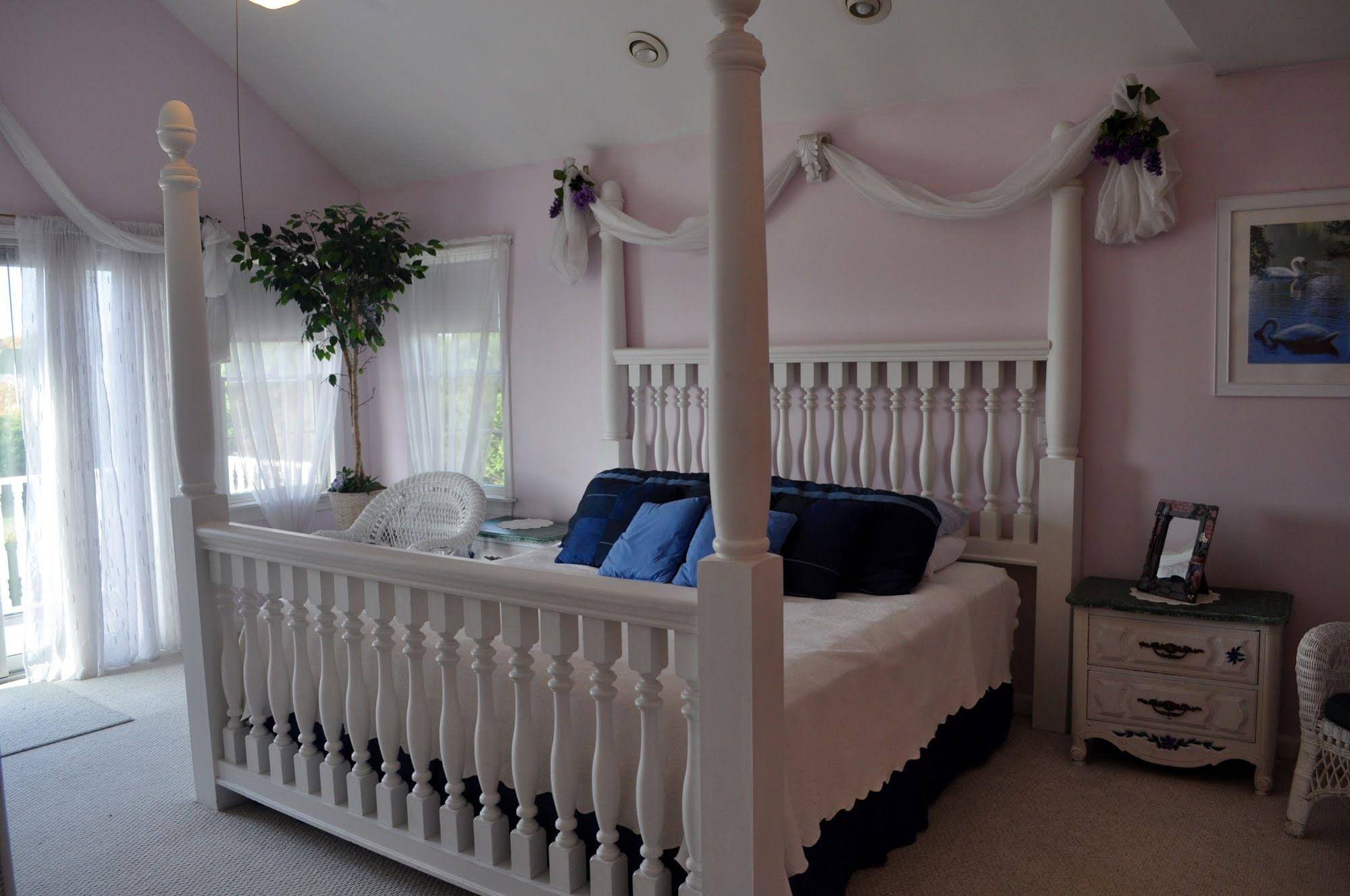 A Victorian on the Bay Bed and Breakfast