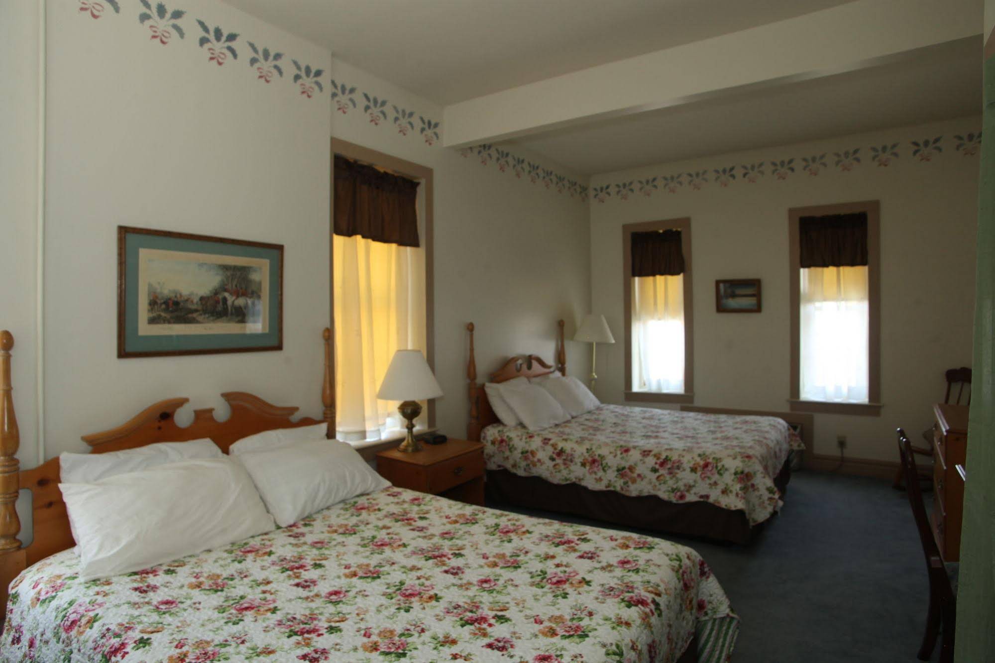 Oak Valley Inn and Suites