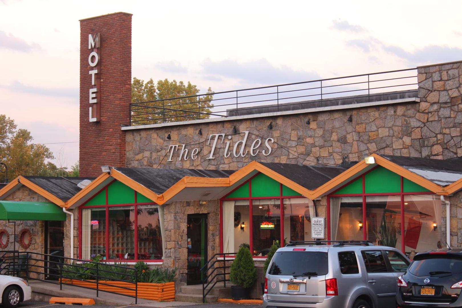 The Tides Motor Inn Stehli Beach