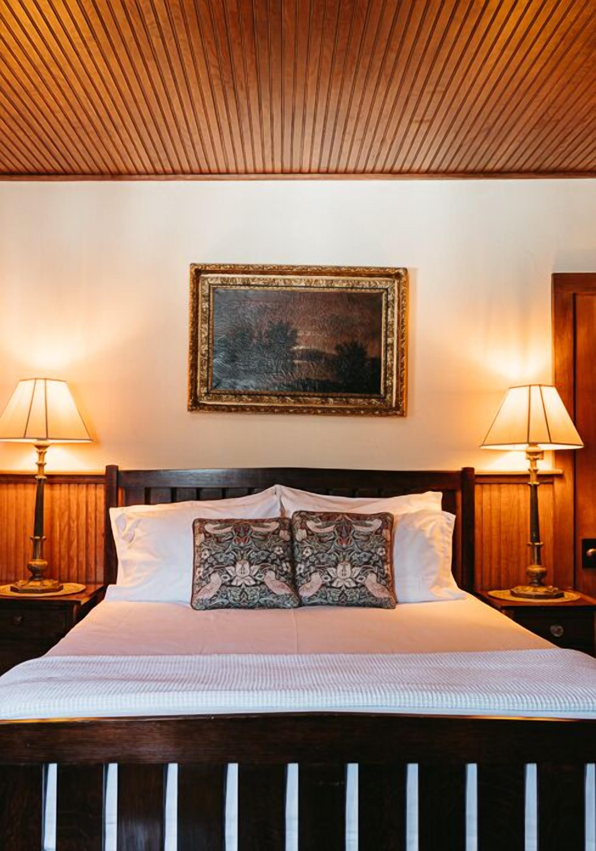 Deer Mountain Inn