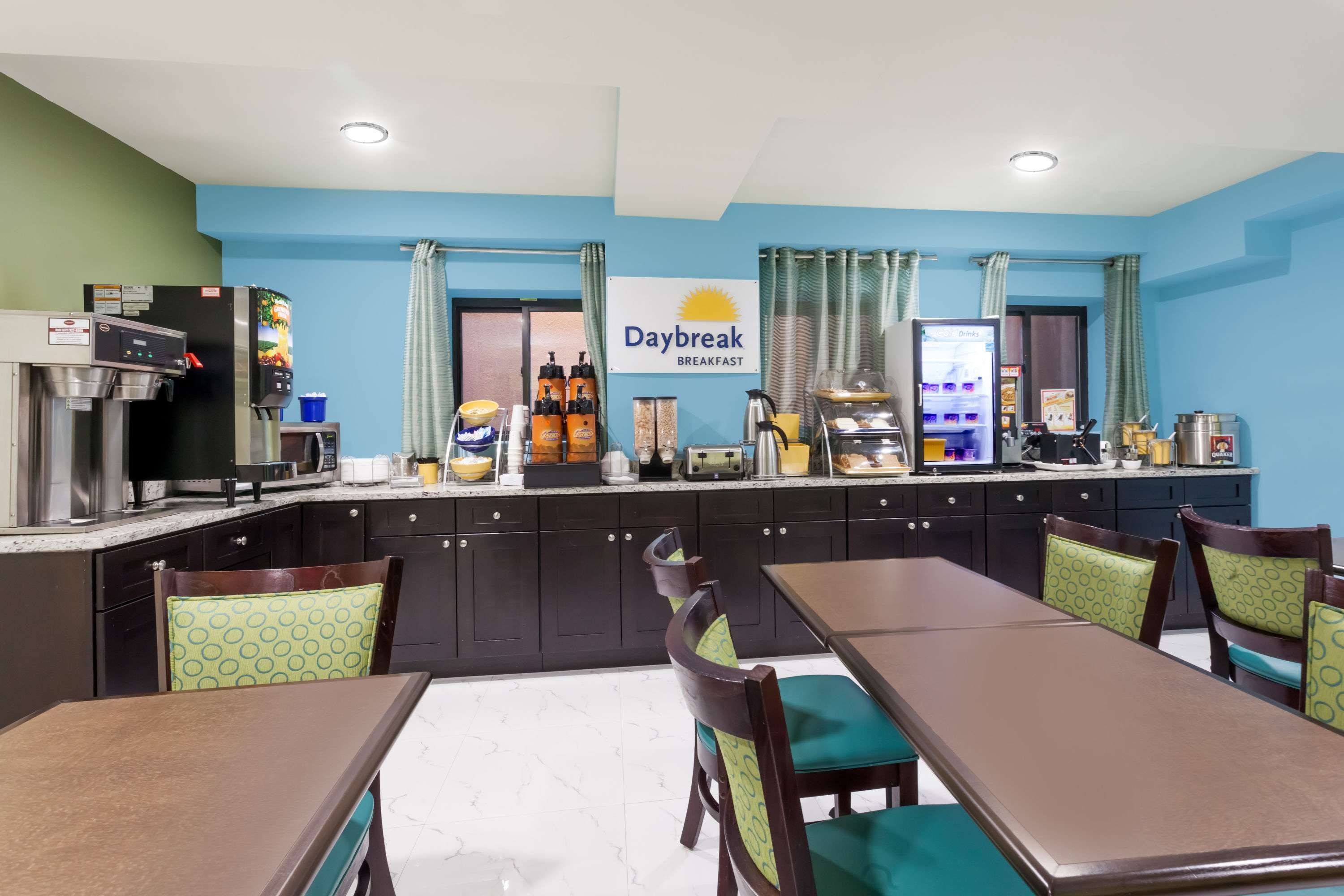 Days Inn & Suites by Wyndham Jamaica JFK Airport