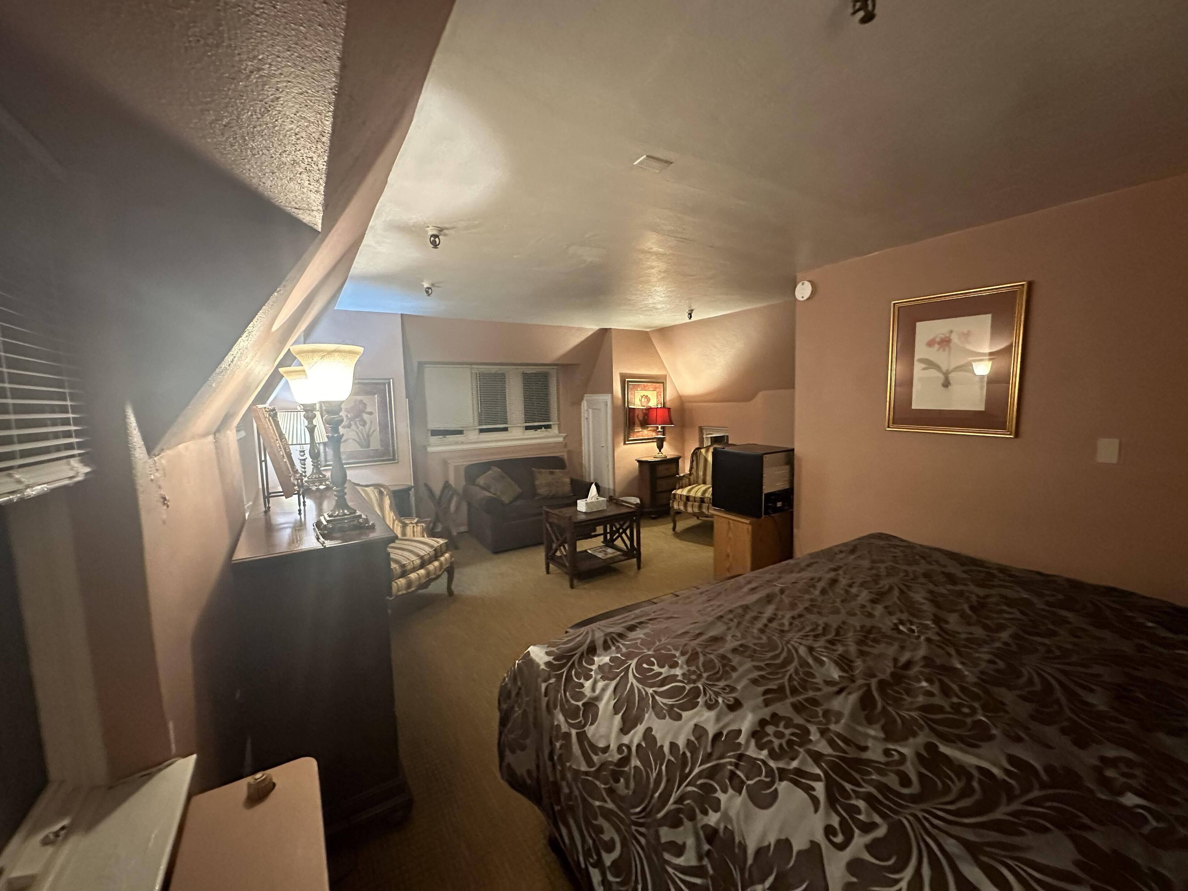 The Oaks B&B Hotel and Spiritual Center
