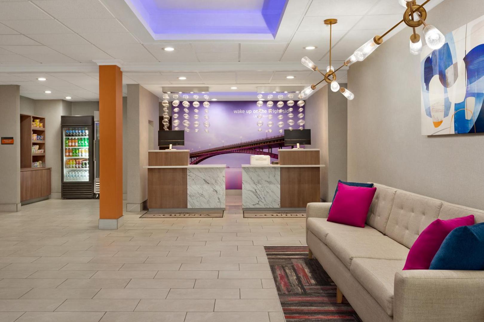 La Quinta Inn & Suites by Wyndham Lackawanna