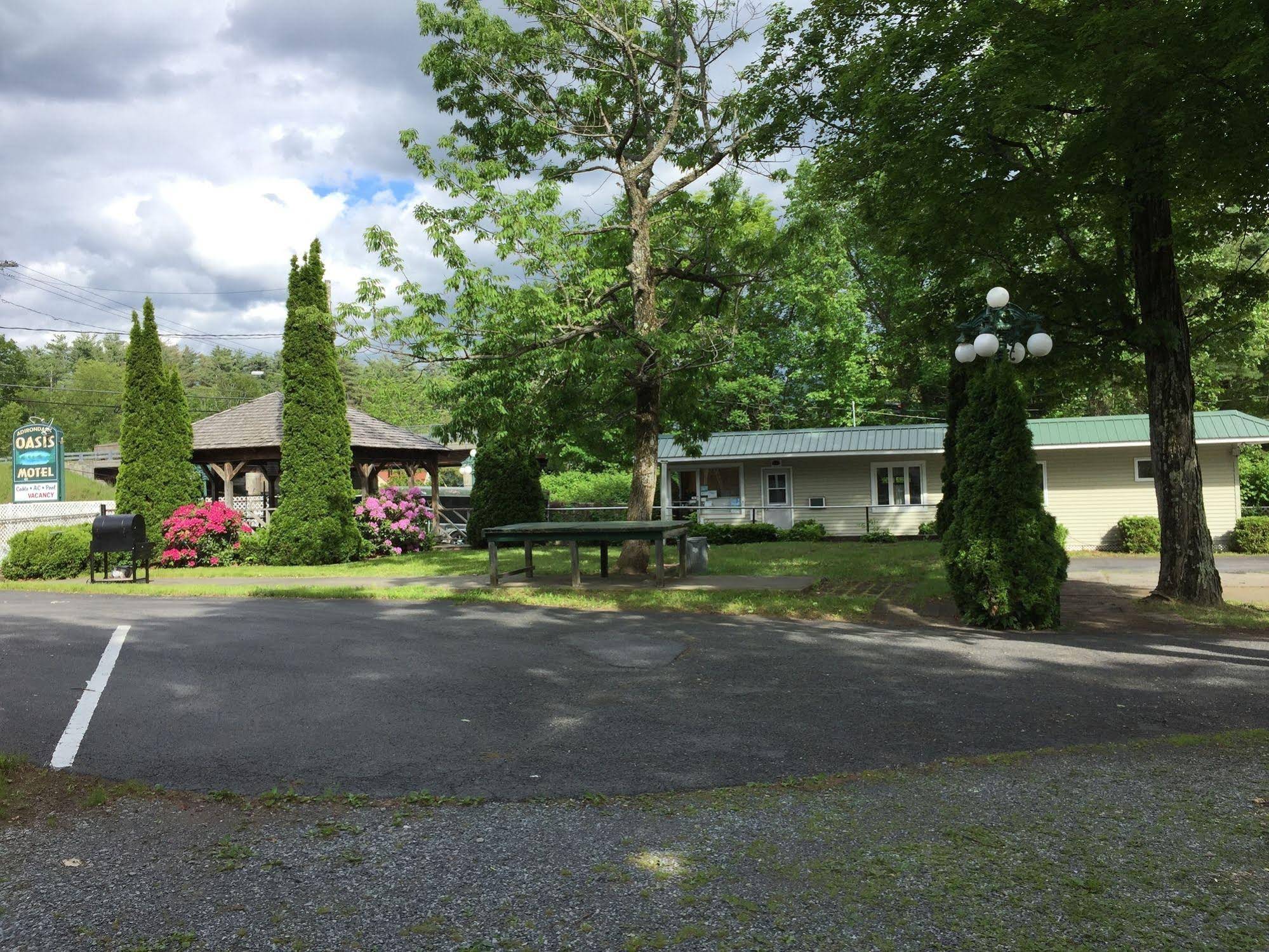 Adirondack Oasis Motel